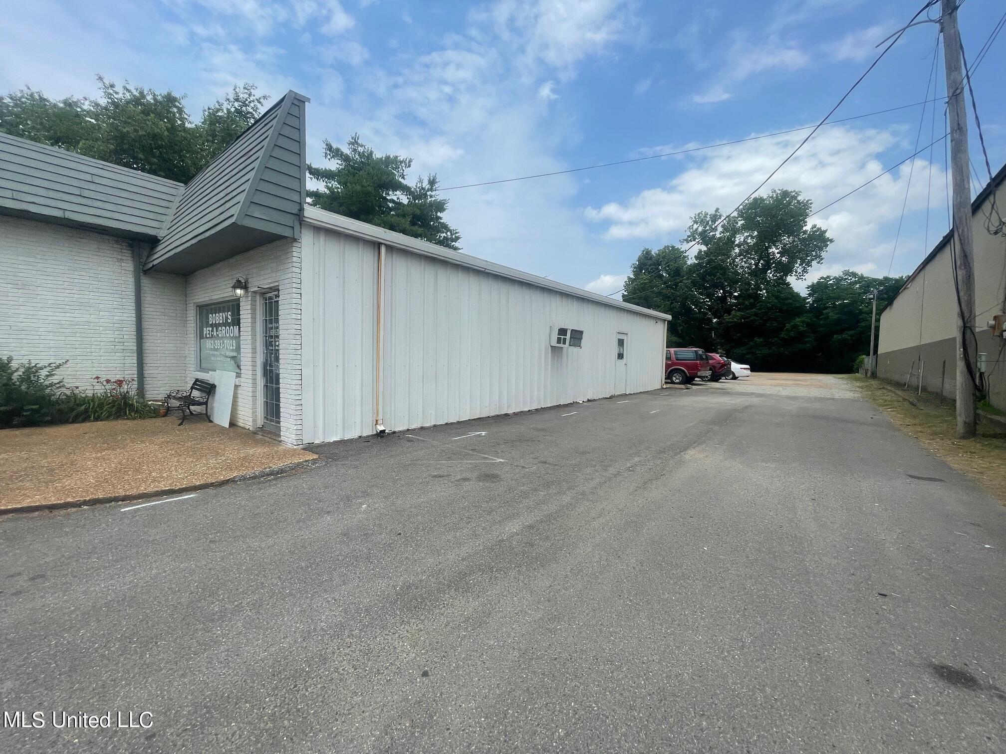 8840 N Highway 51 Property Photo 5