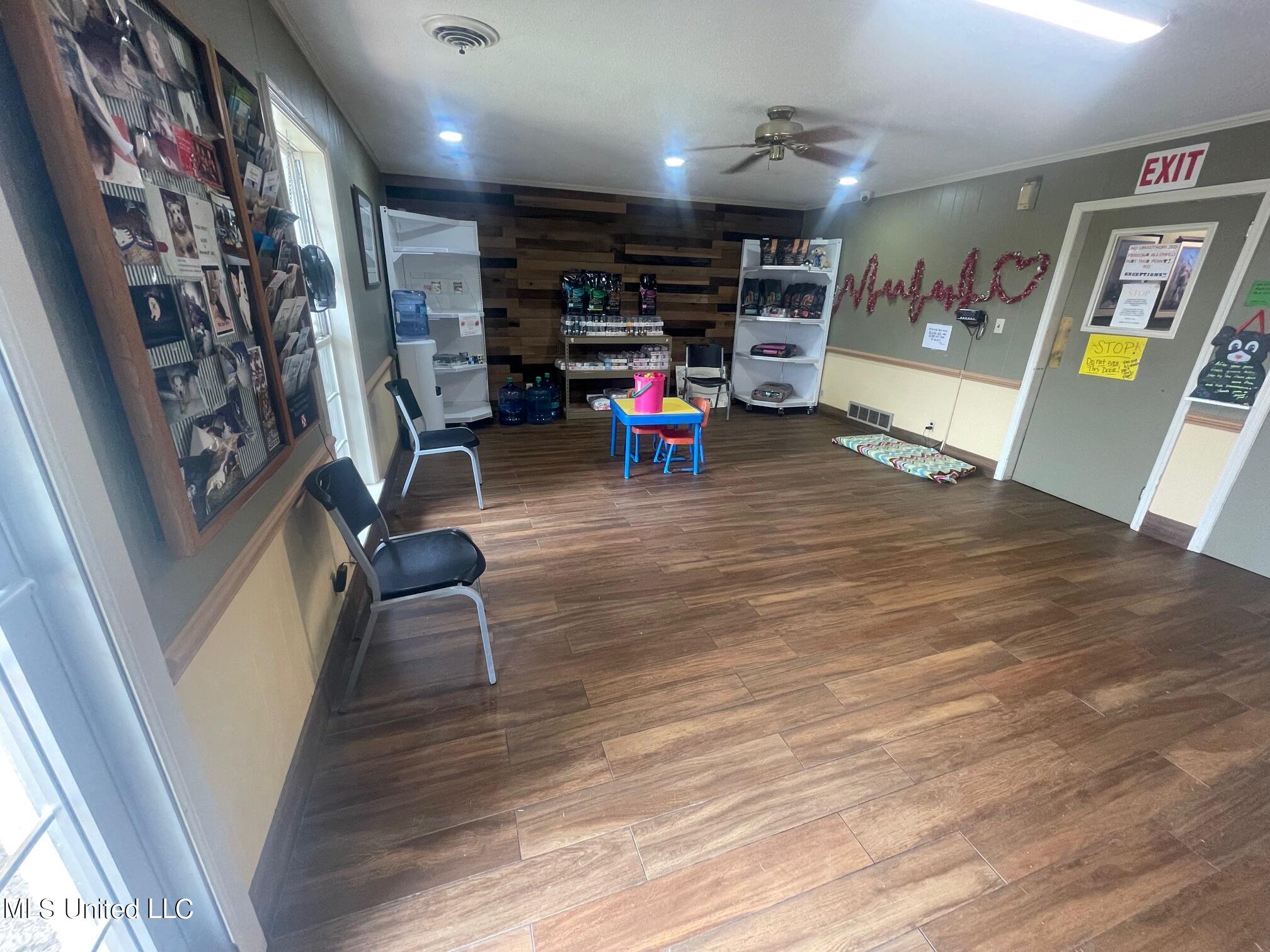 8840 N Highway 51 Property Photo 10