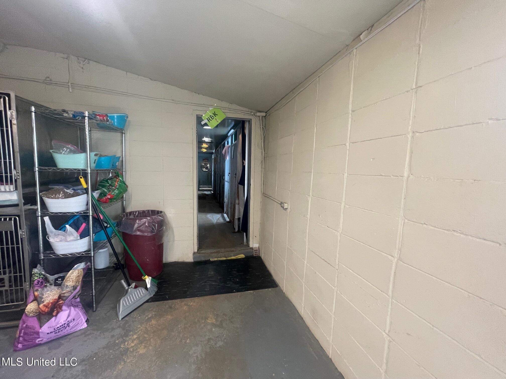 8840 N Highway 51 Property Photo 11