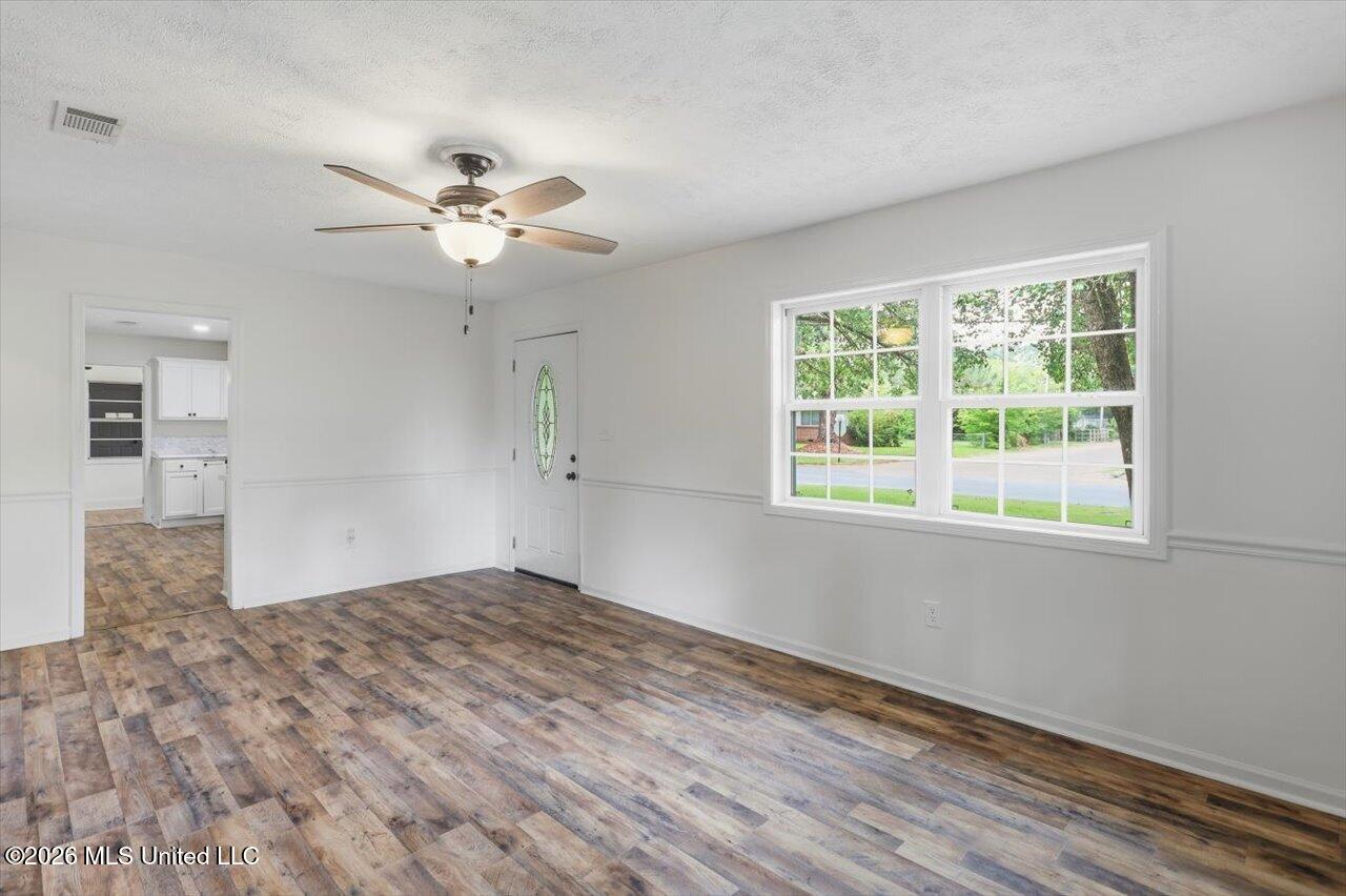 3218 Eastland Drive Property Photo 6