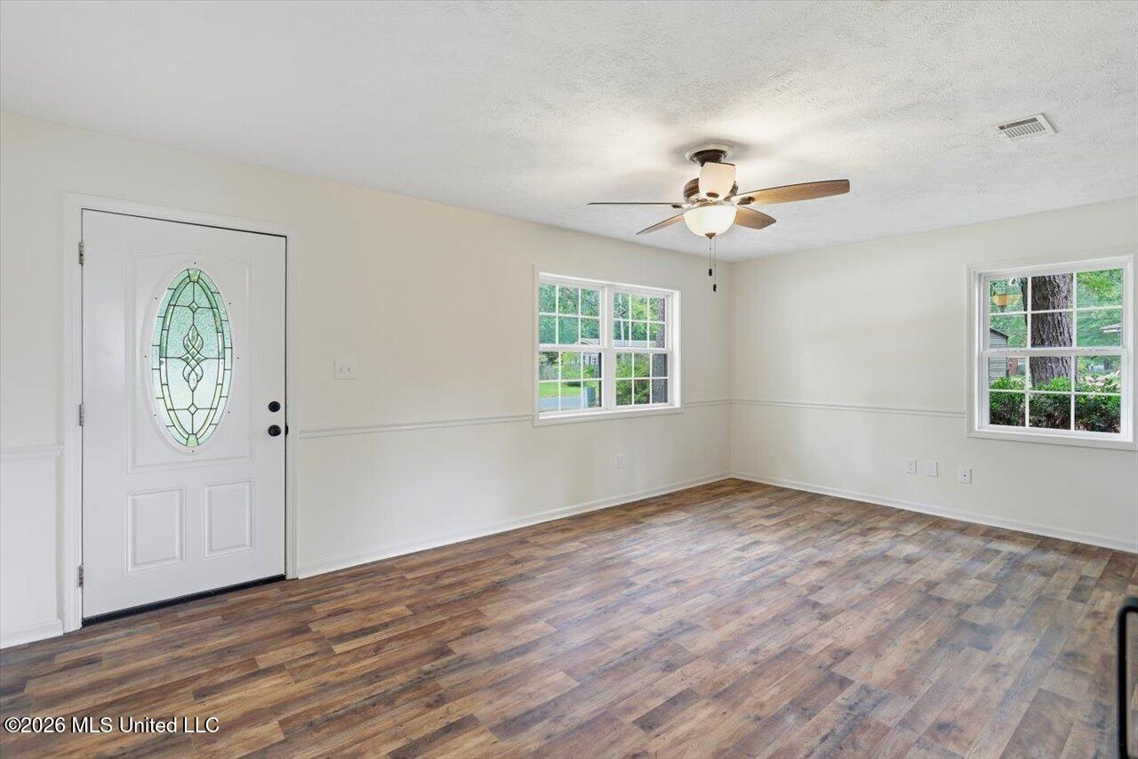 3218 Eastland Drive Property Photo 8