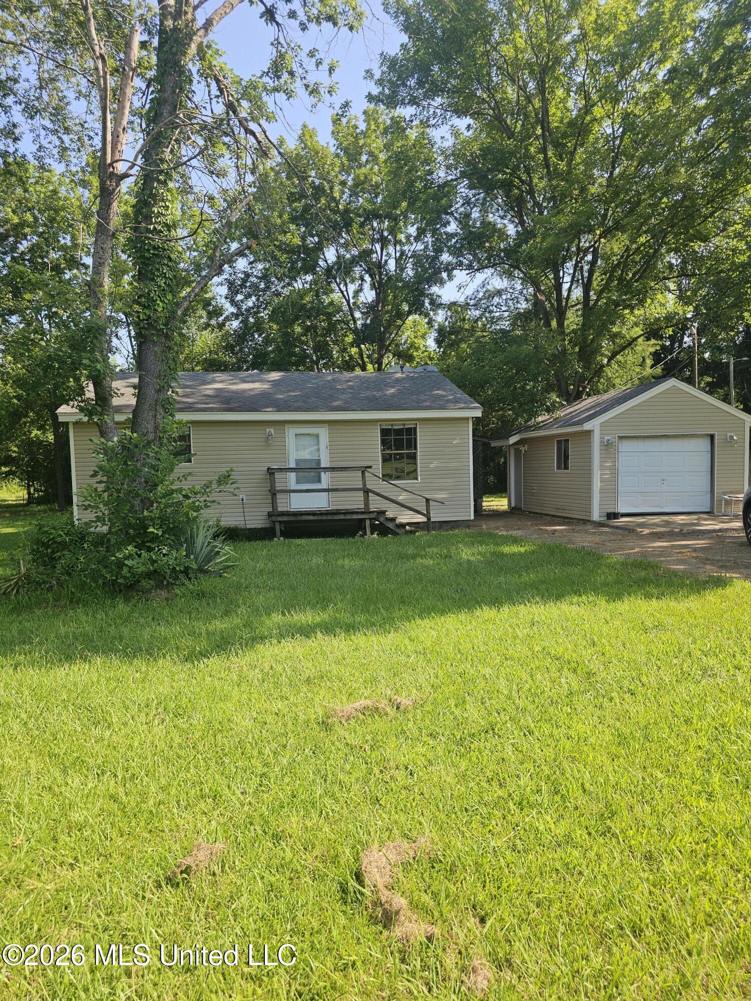 13224 Abernathy Road Property Photo 2