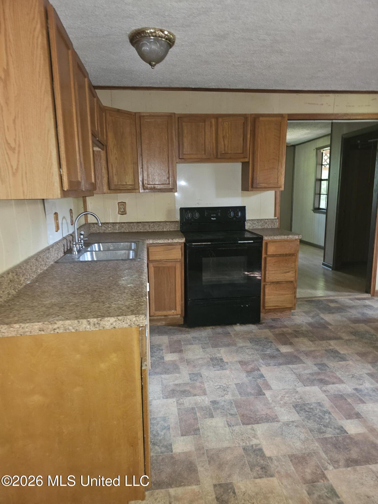 13224 Abernathy Road Property Photo 5