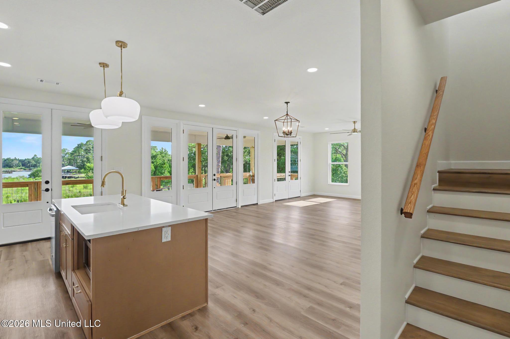 6601 April Bayou Drive Property Photo 6