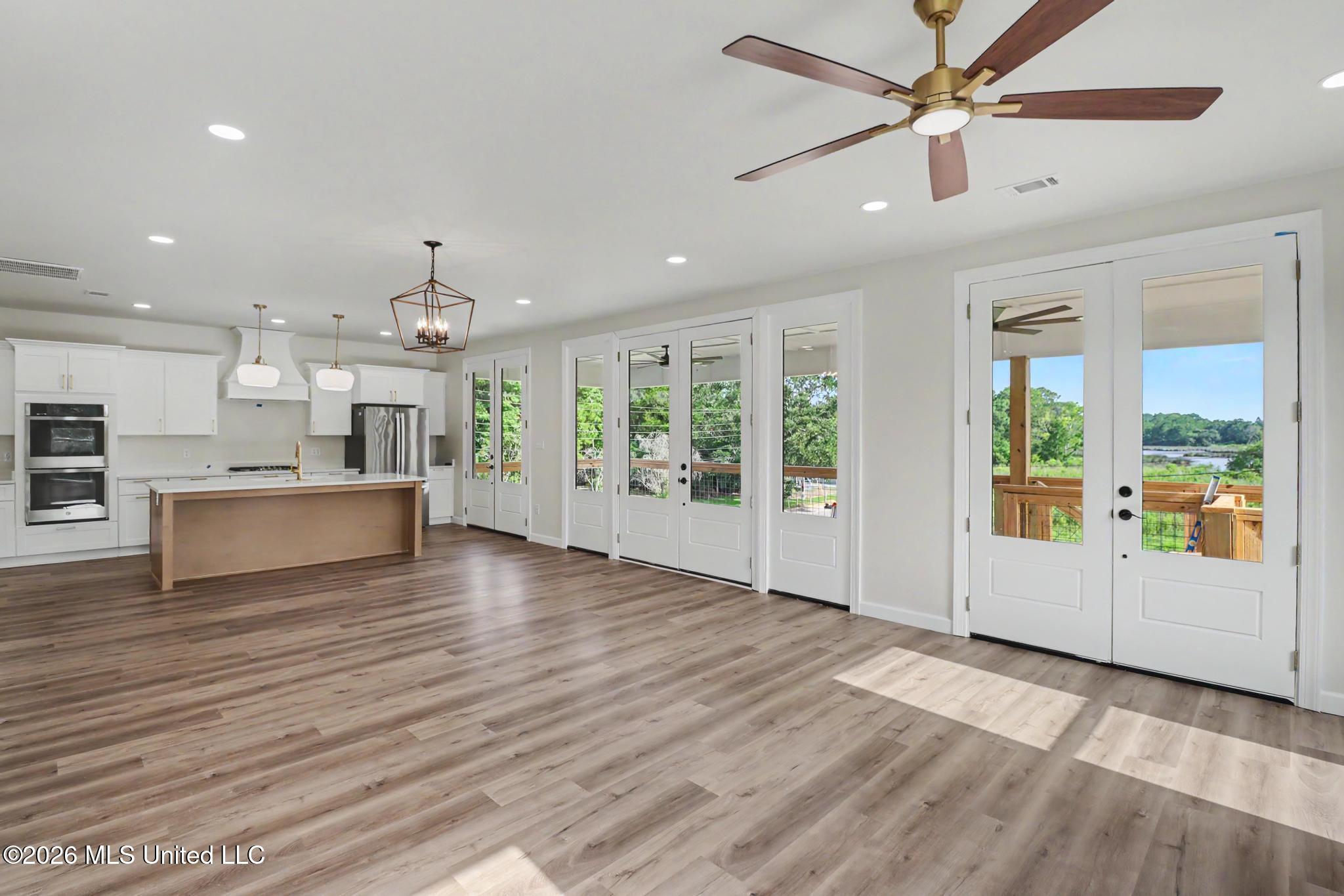 6601 April Bayou Drive Property Photo 8