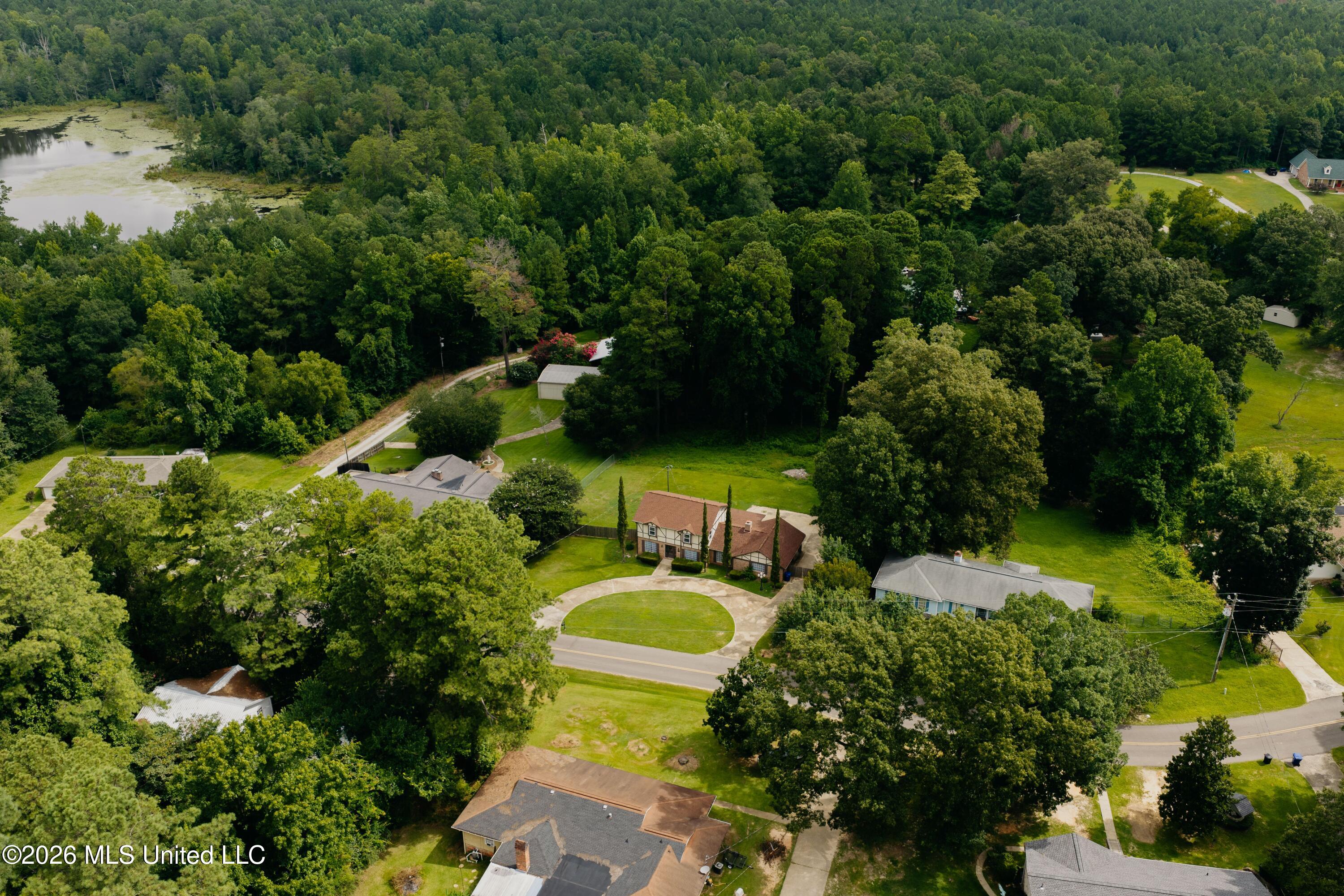 7528 Pineridge Drive Property Photo 9