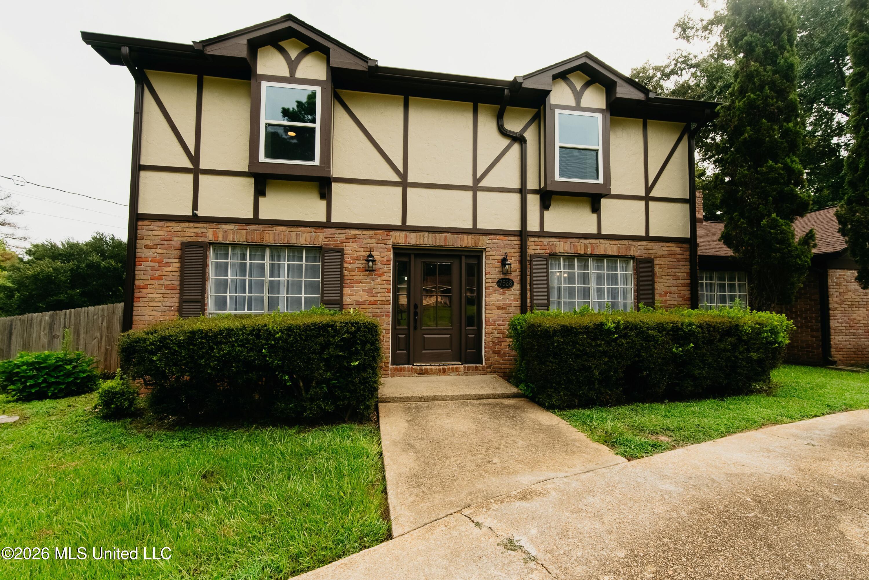 7528 Pineridge Drive Property Photo 12
