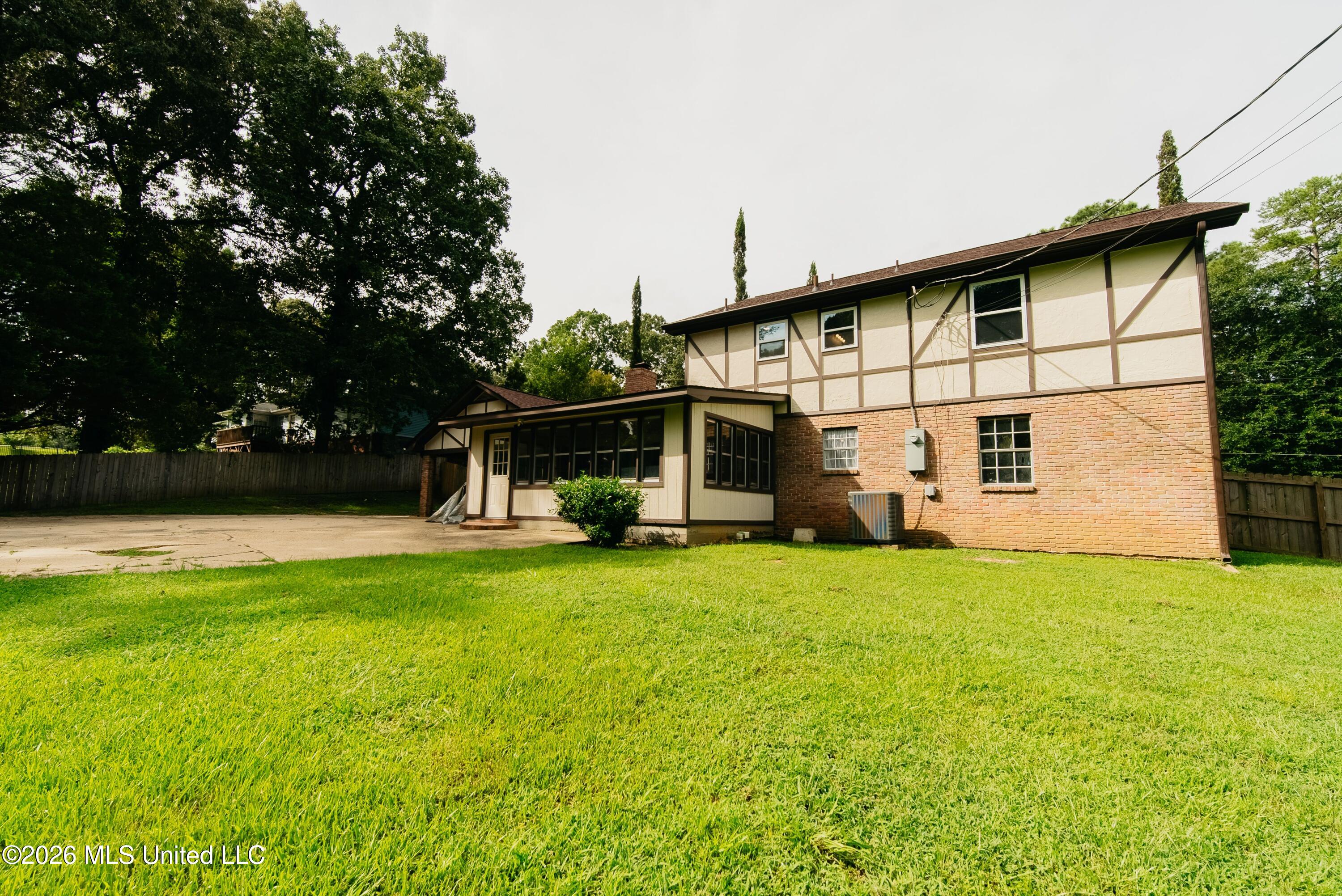 7528 Pineridge Drive Property Photo 18