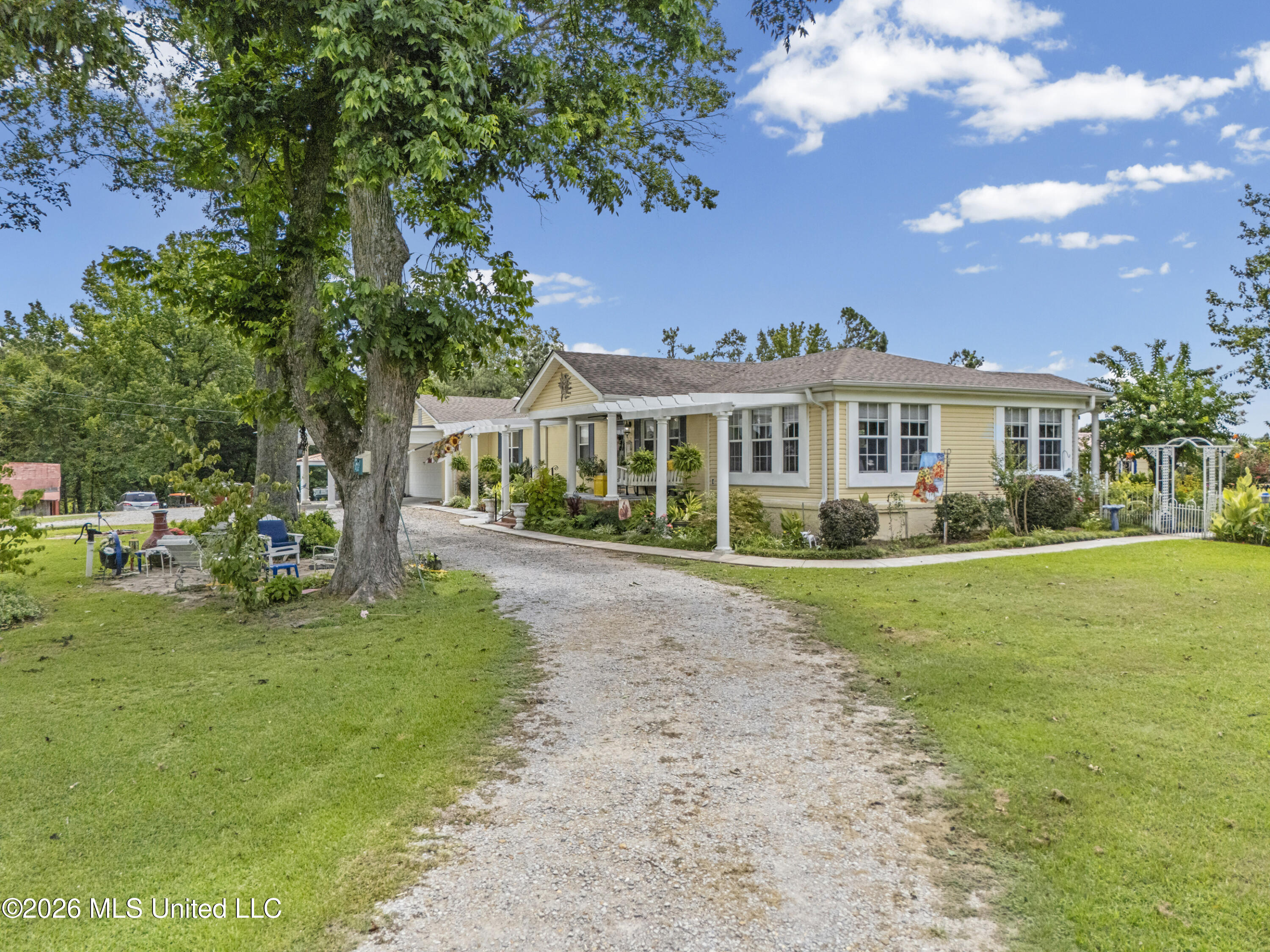 1070 King Road