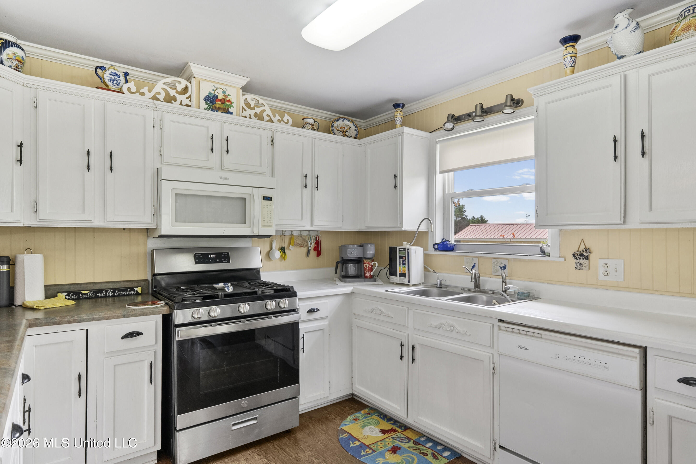 1070 King Road Property Photo 12