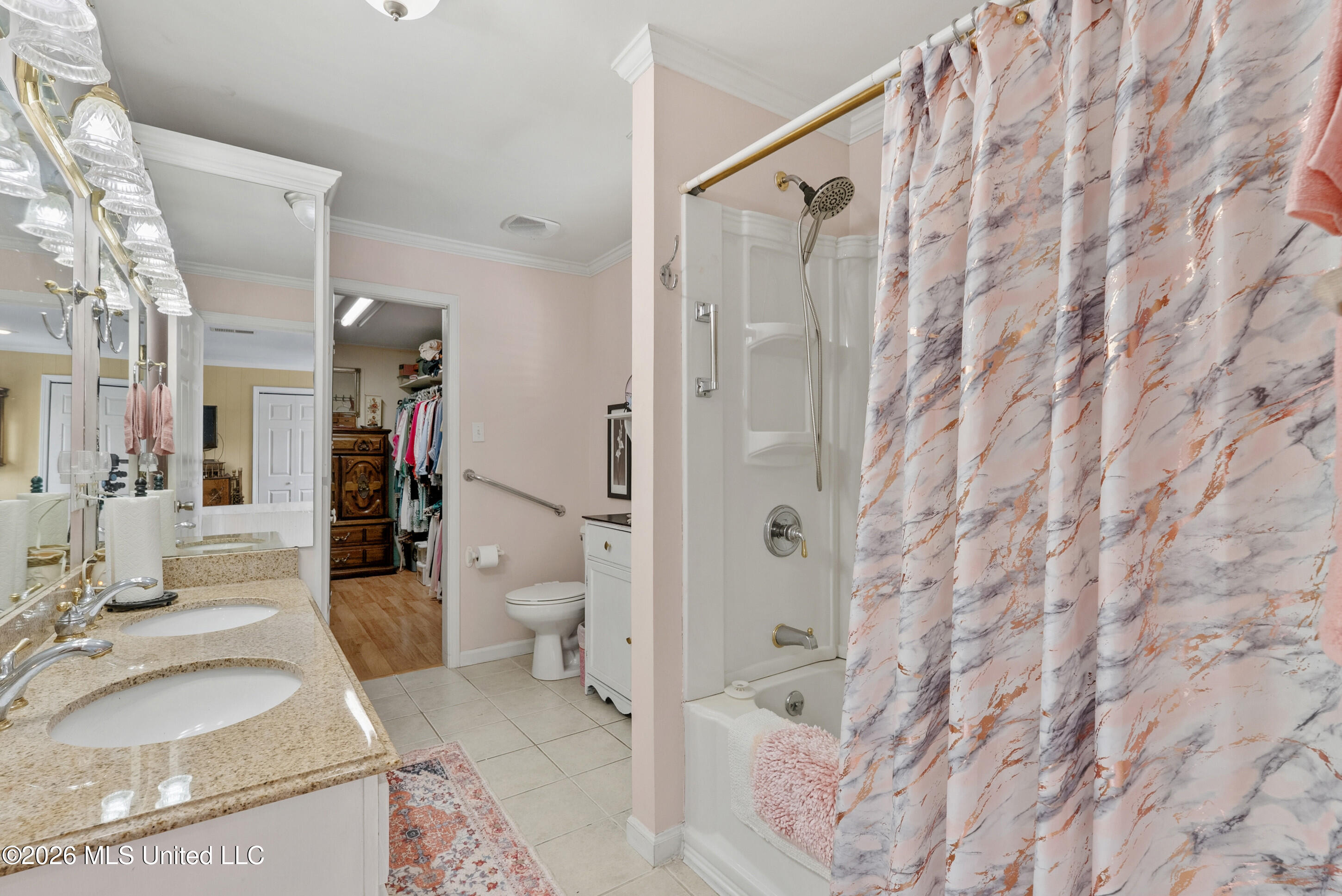 1070 King Road Property Photo 17