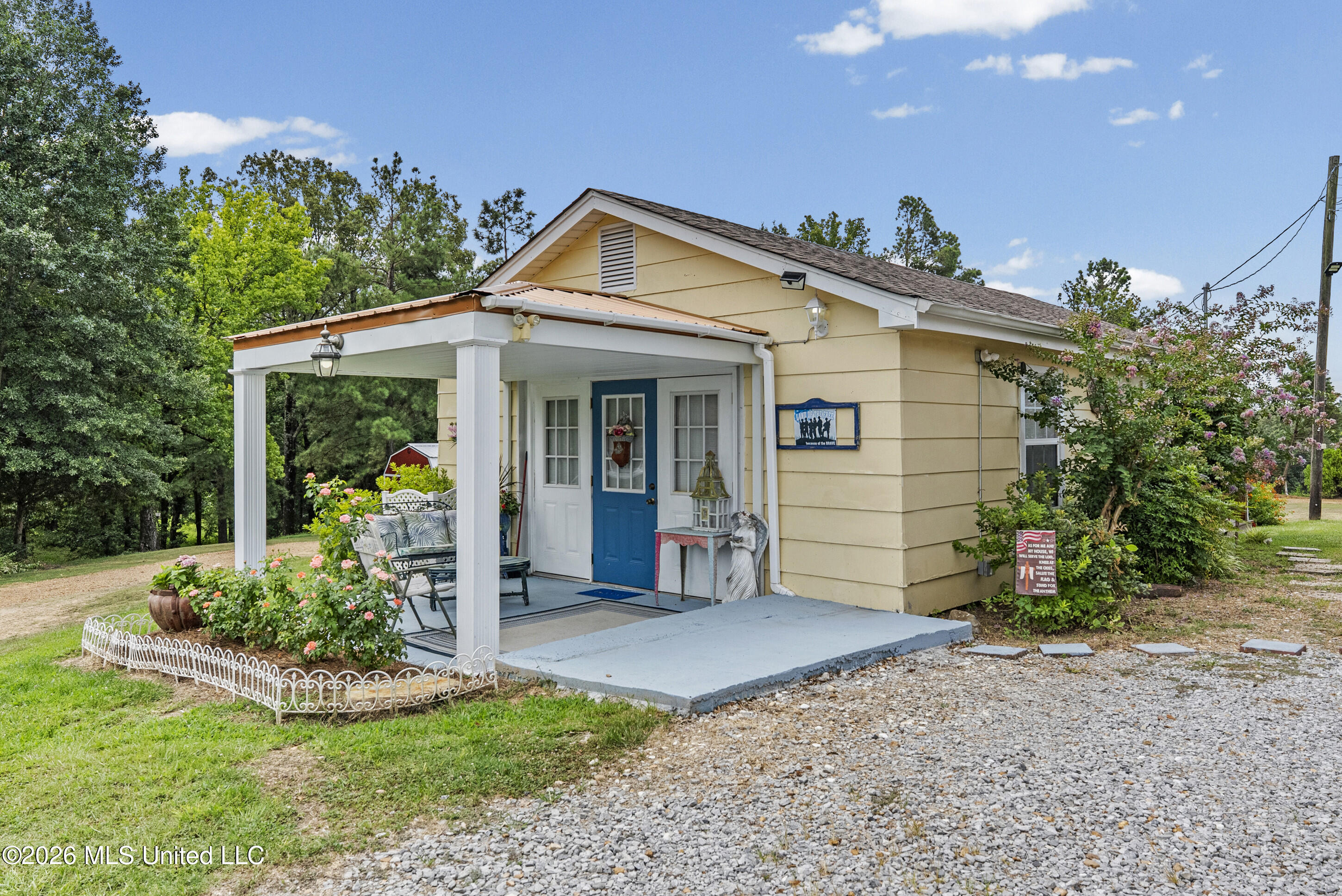 1070 King Road Property Photo 27