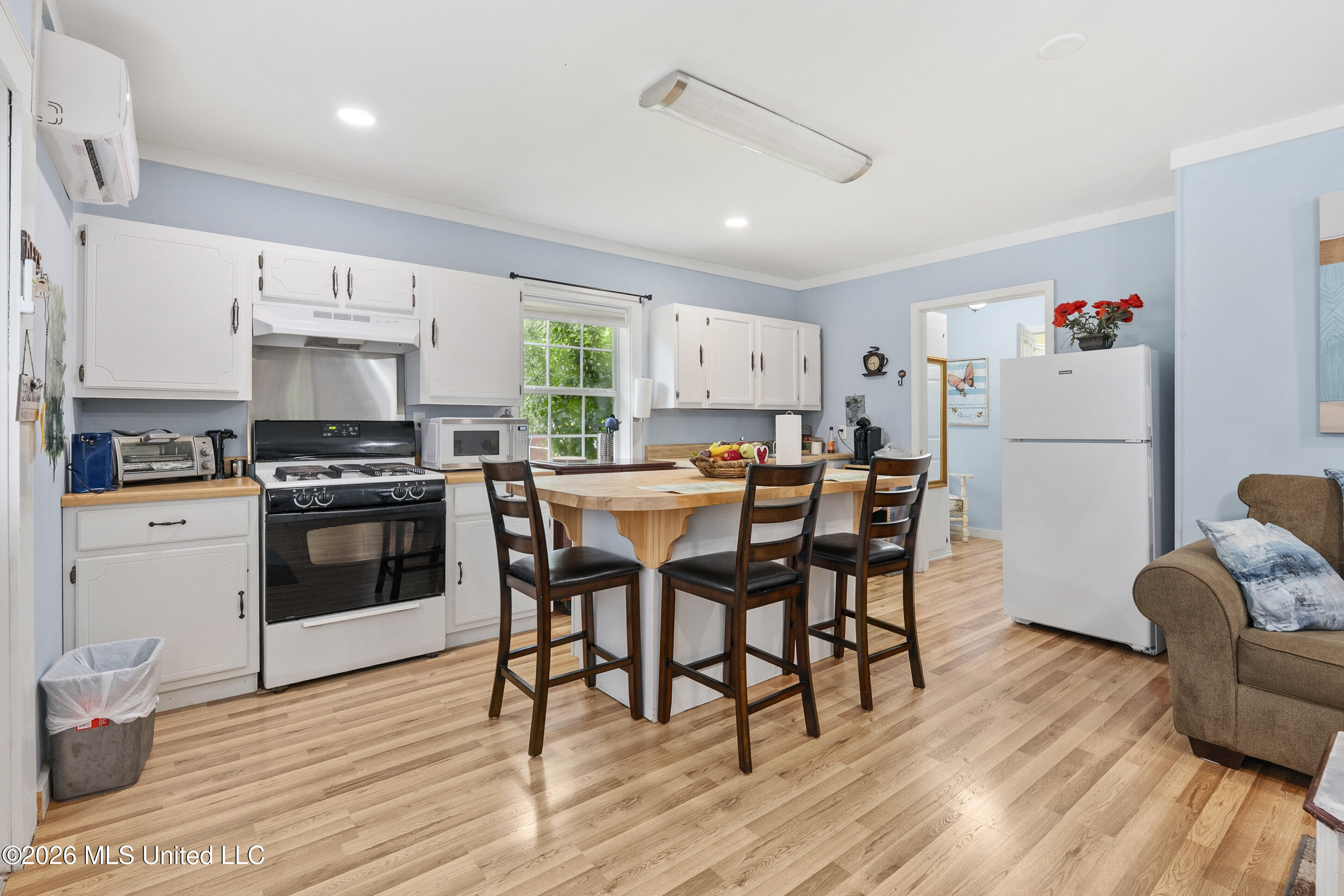 1070 King Road Property Photo 30