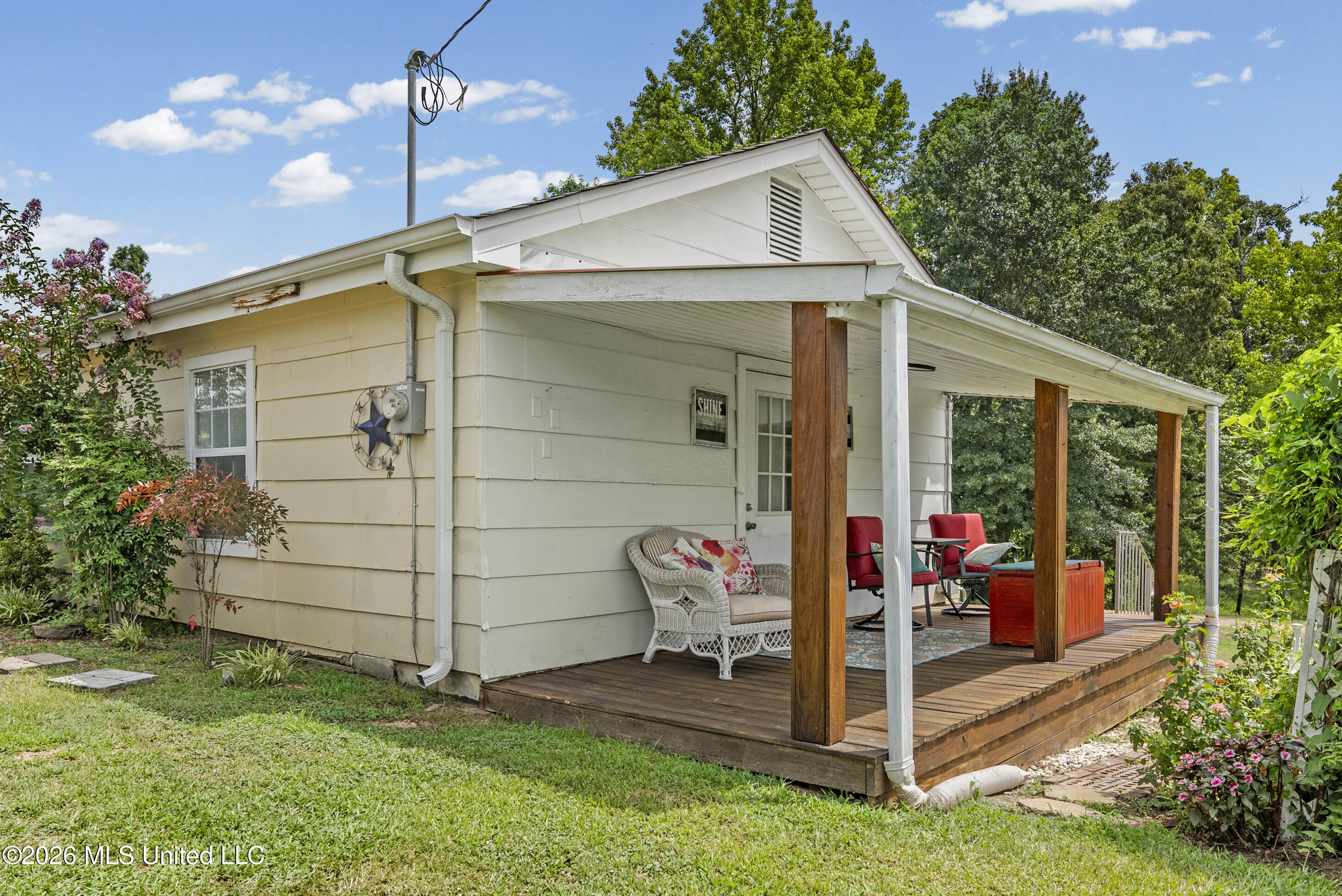 1070 King Road Property Photo 34
