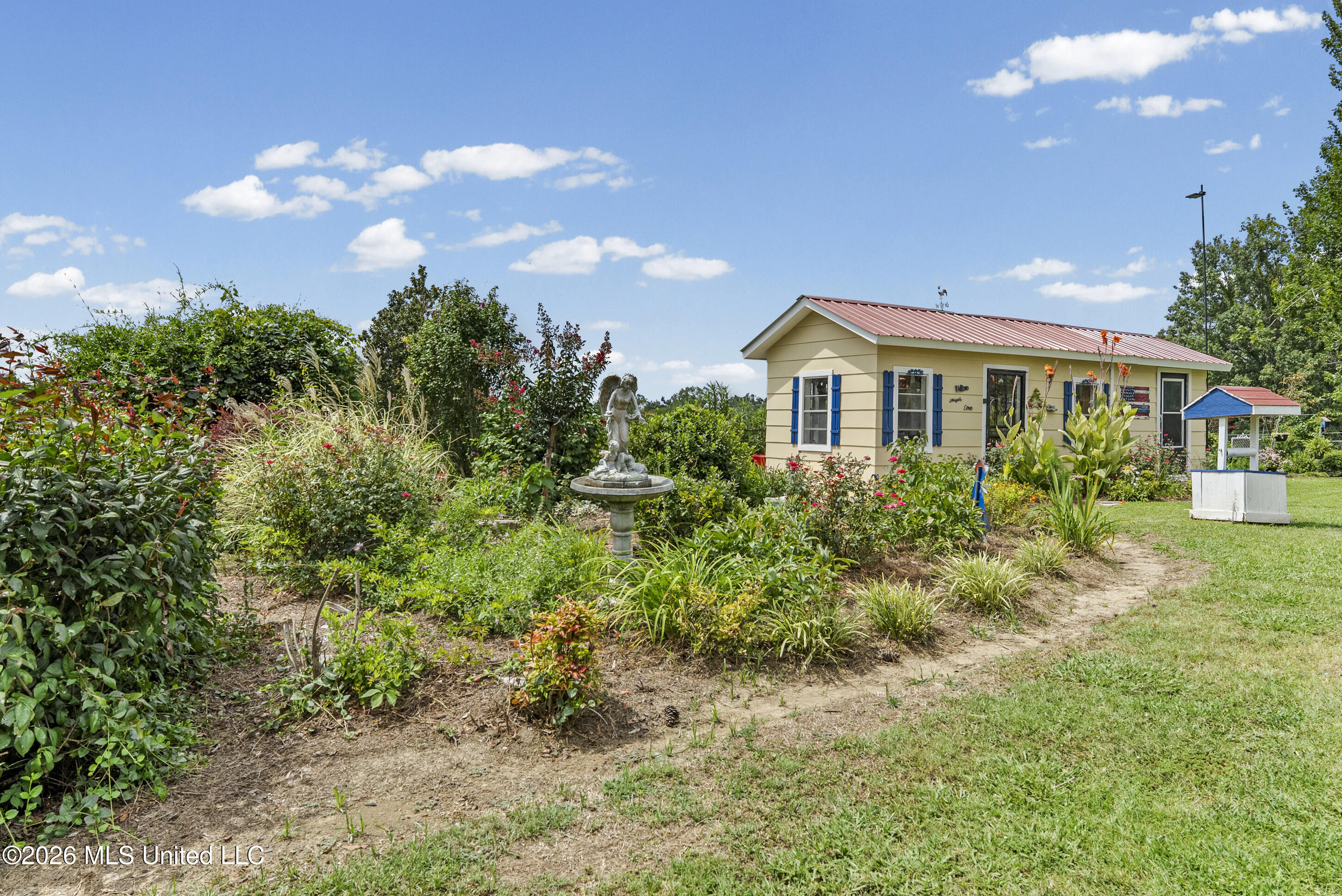 1070 King Road Property Photo 43