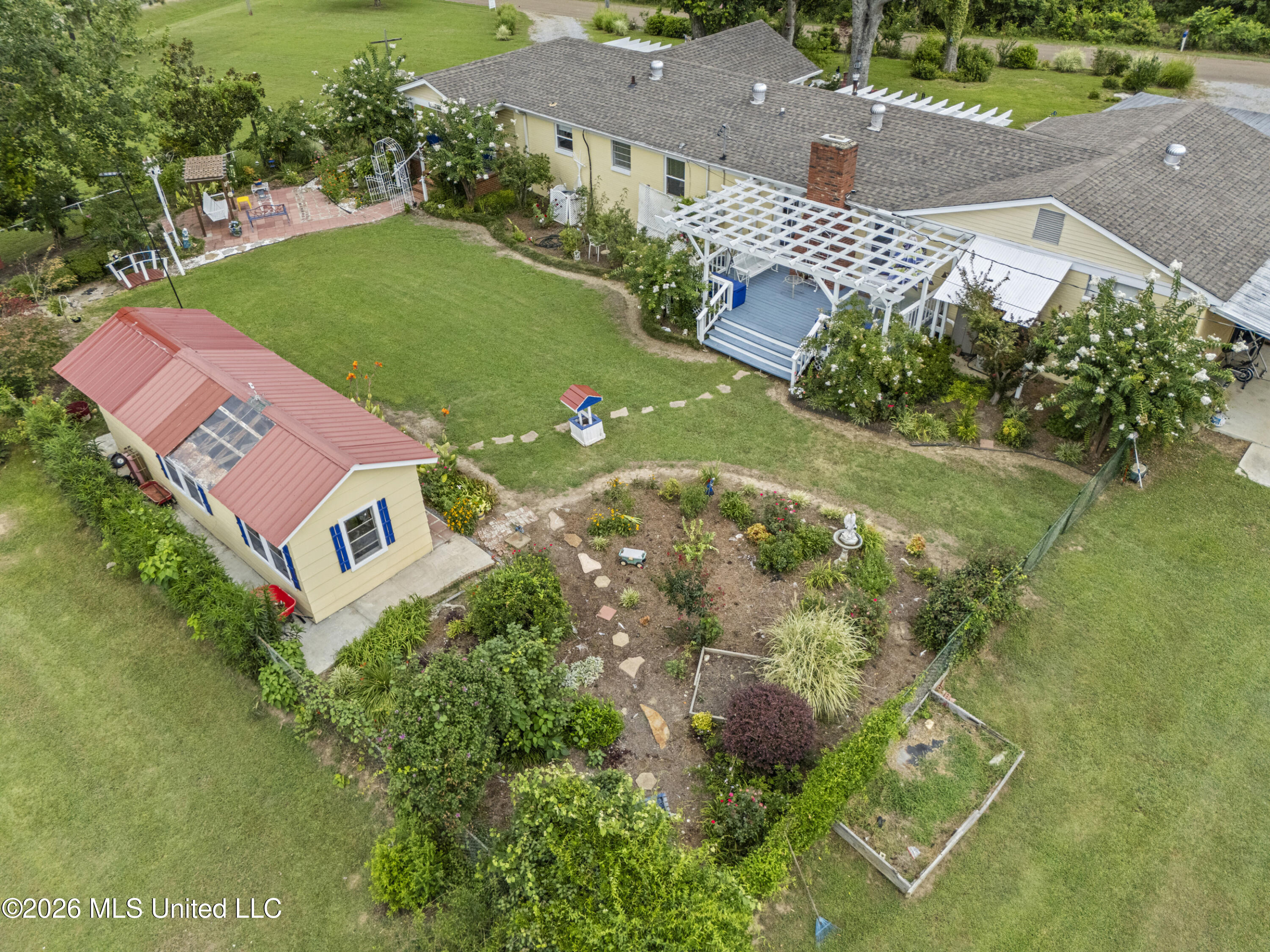 1070 King Road Property Photo 46