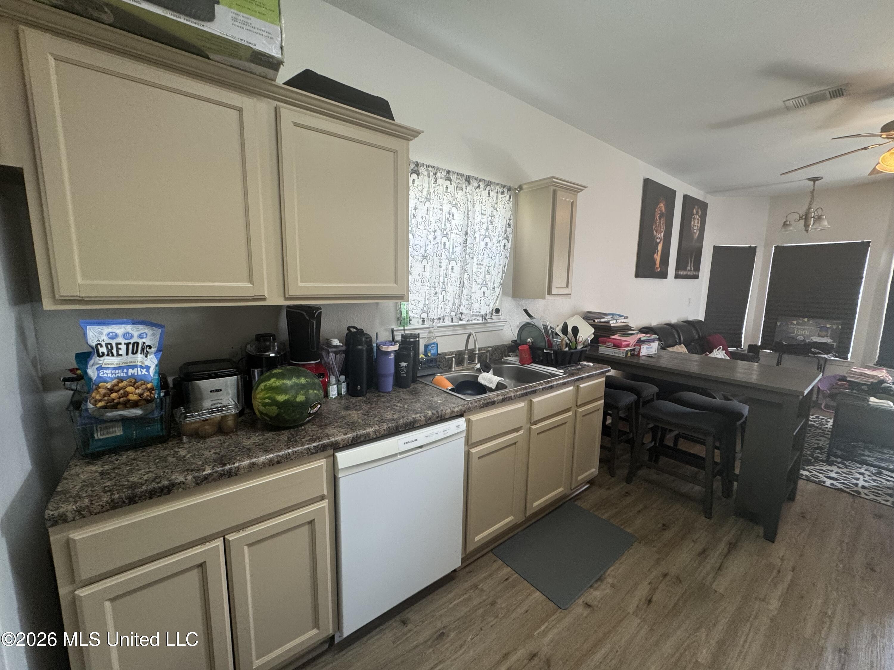 5347-5351 Quail Creek Circle Property Photo 8