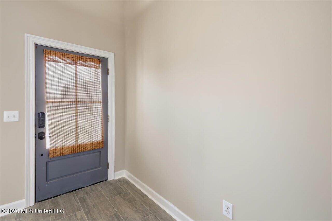 605 Shea Cove Property Photo 5