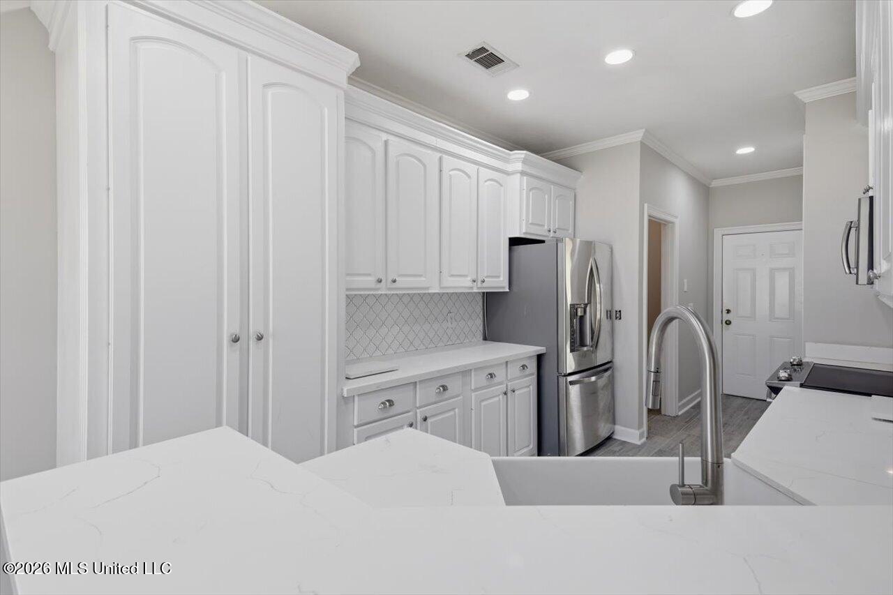 605 Shea Cove Property Photo 10