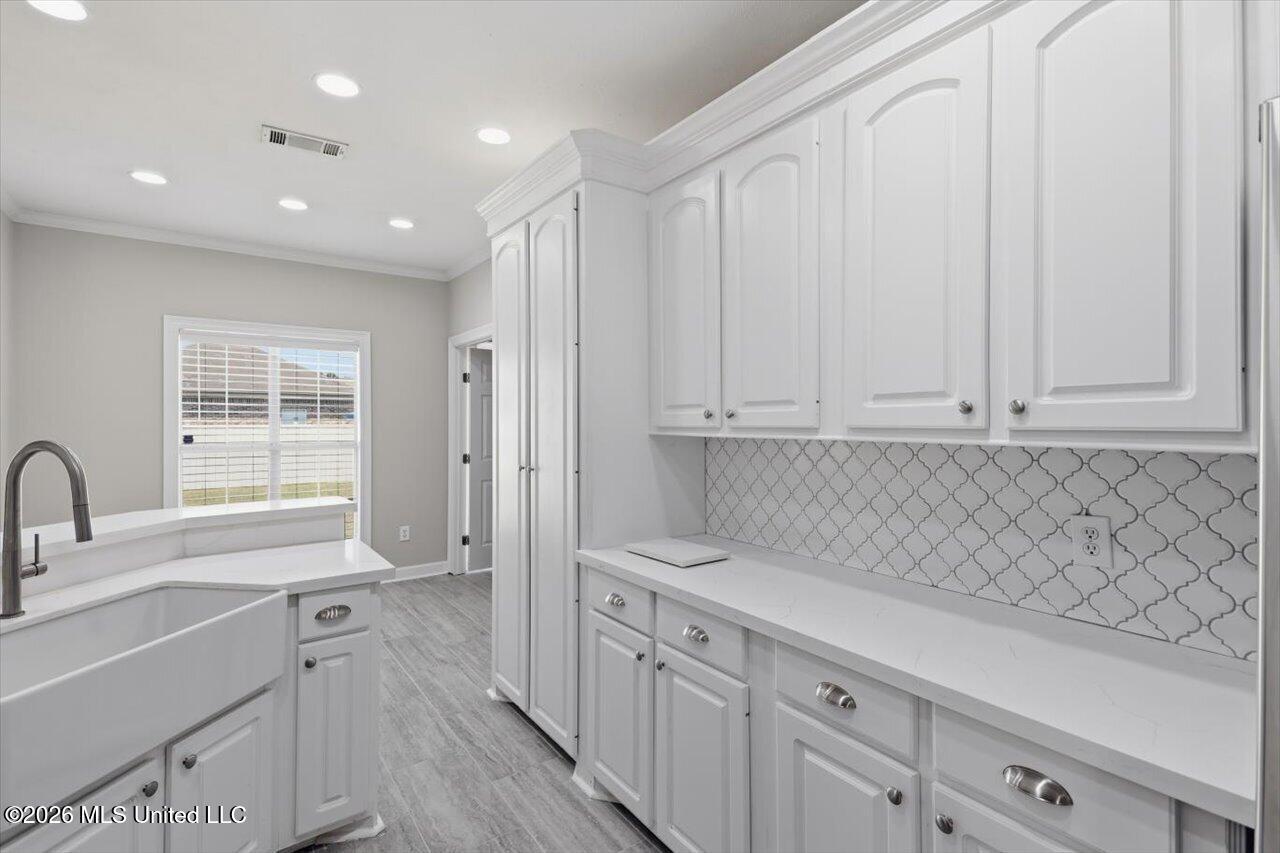 605 Shea Cove Property Photo 12