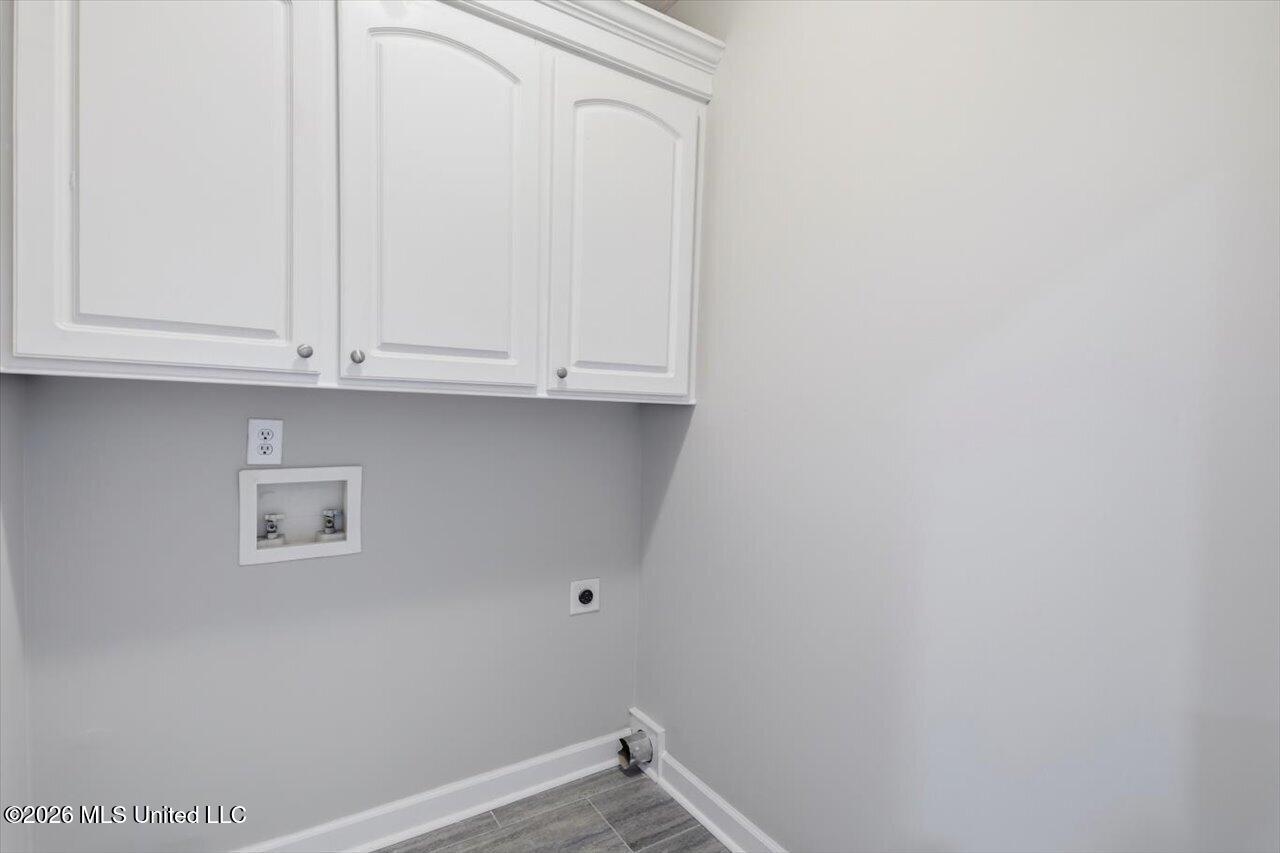 605 Shea Cove Property Photo 18