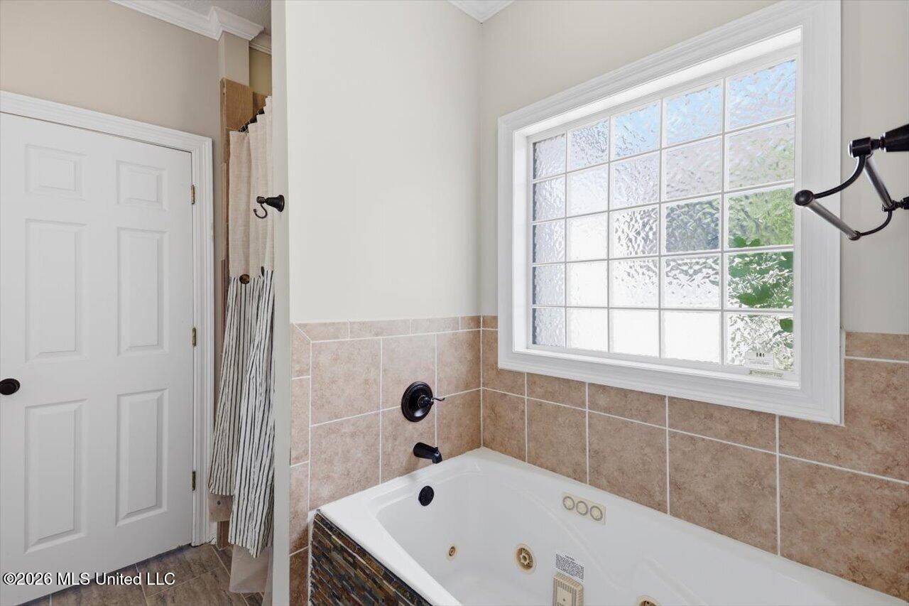 605 Shea Cove Property Photo 22