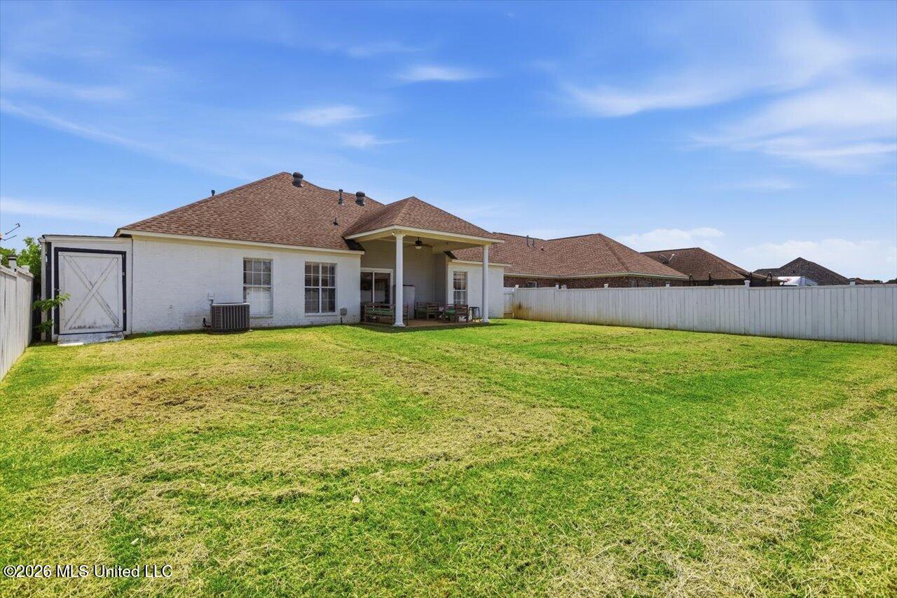 605 Shea Cove Property Photo 29