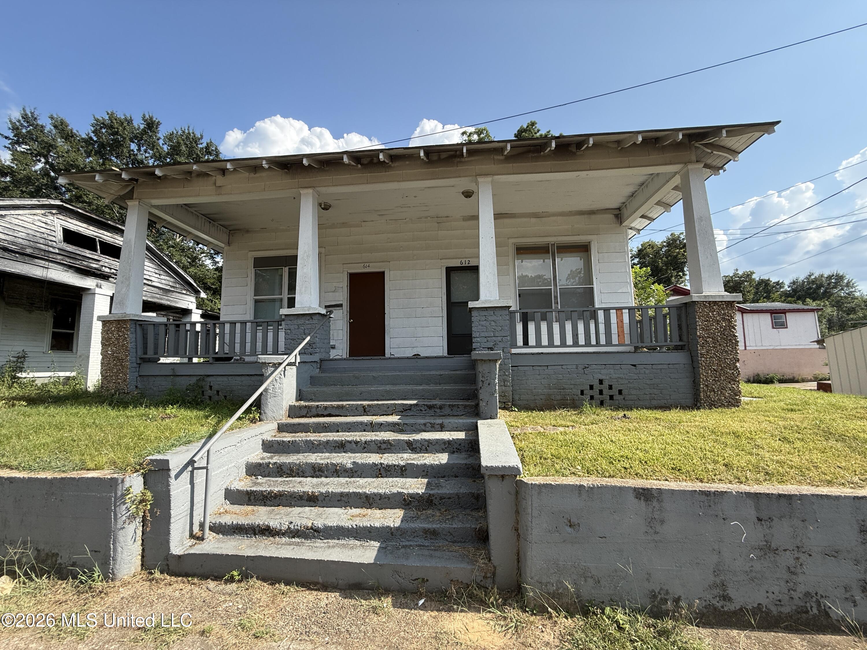 614 Pearl River Avenue Property Photo 1