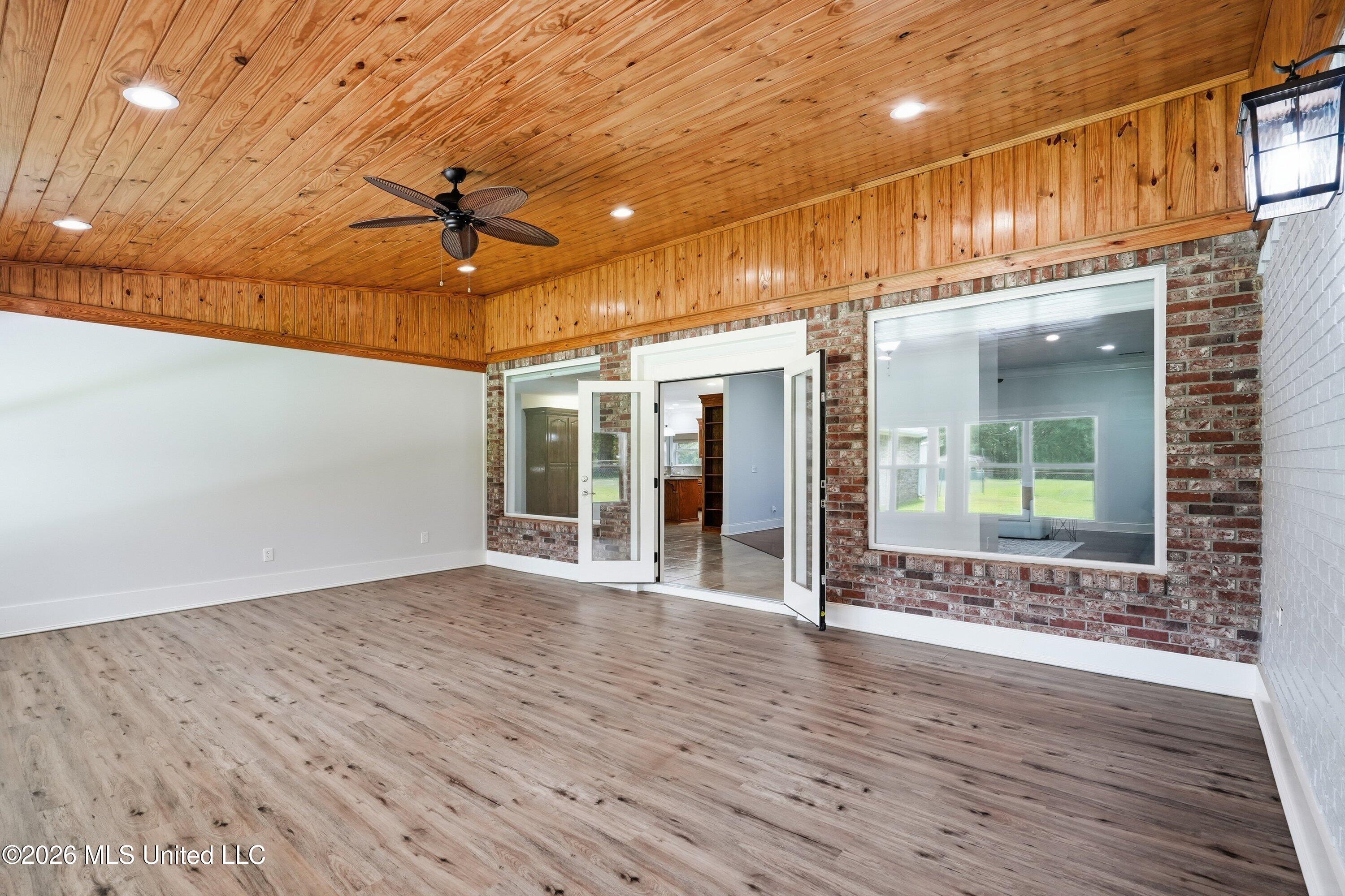 165 Cody Lane Property Photo 17