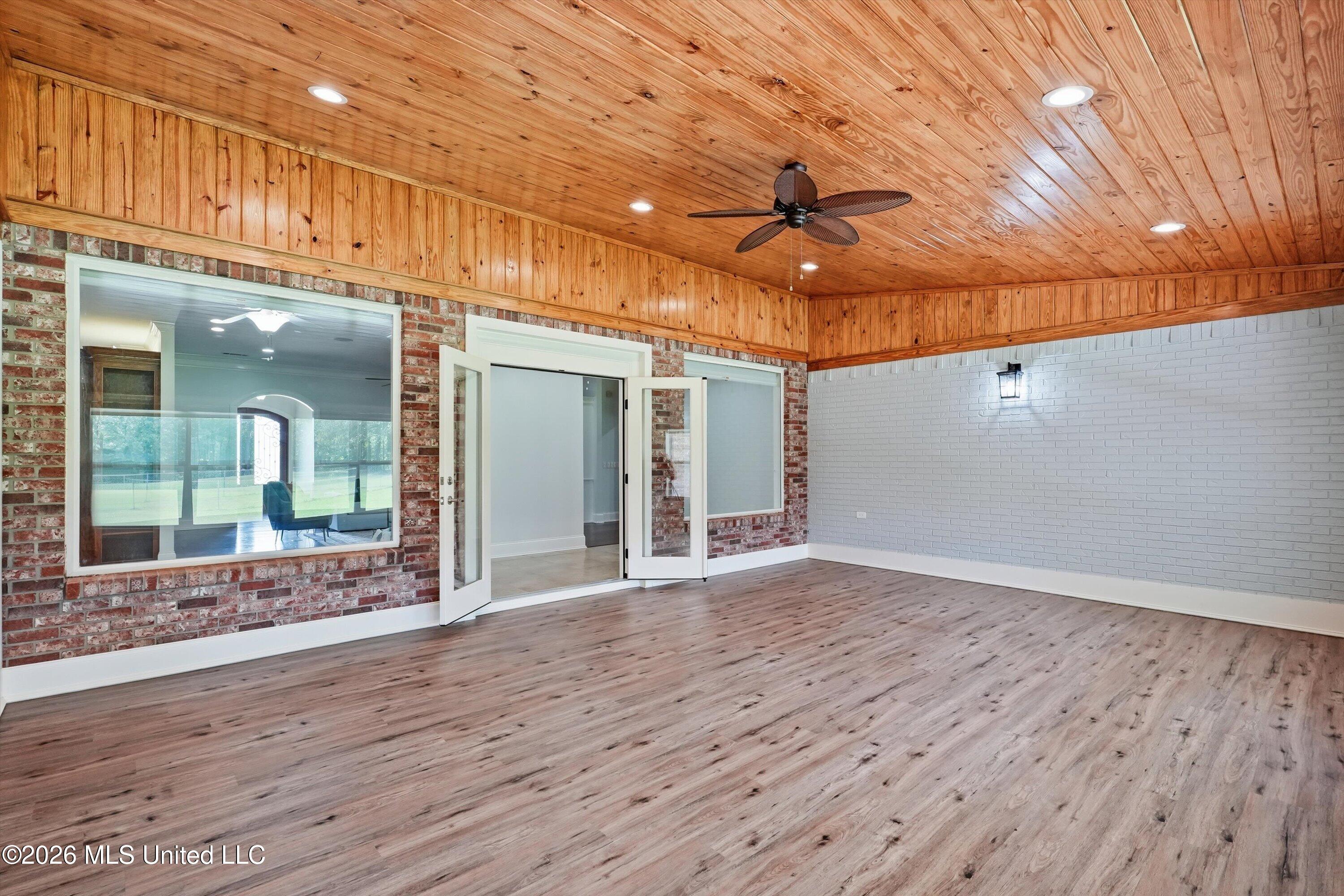 165 Cody Lane Property Photo 18