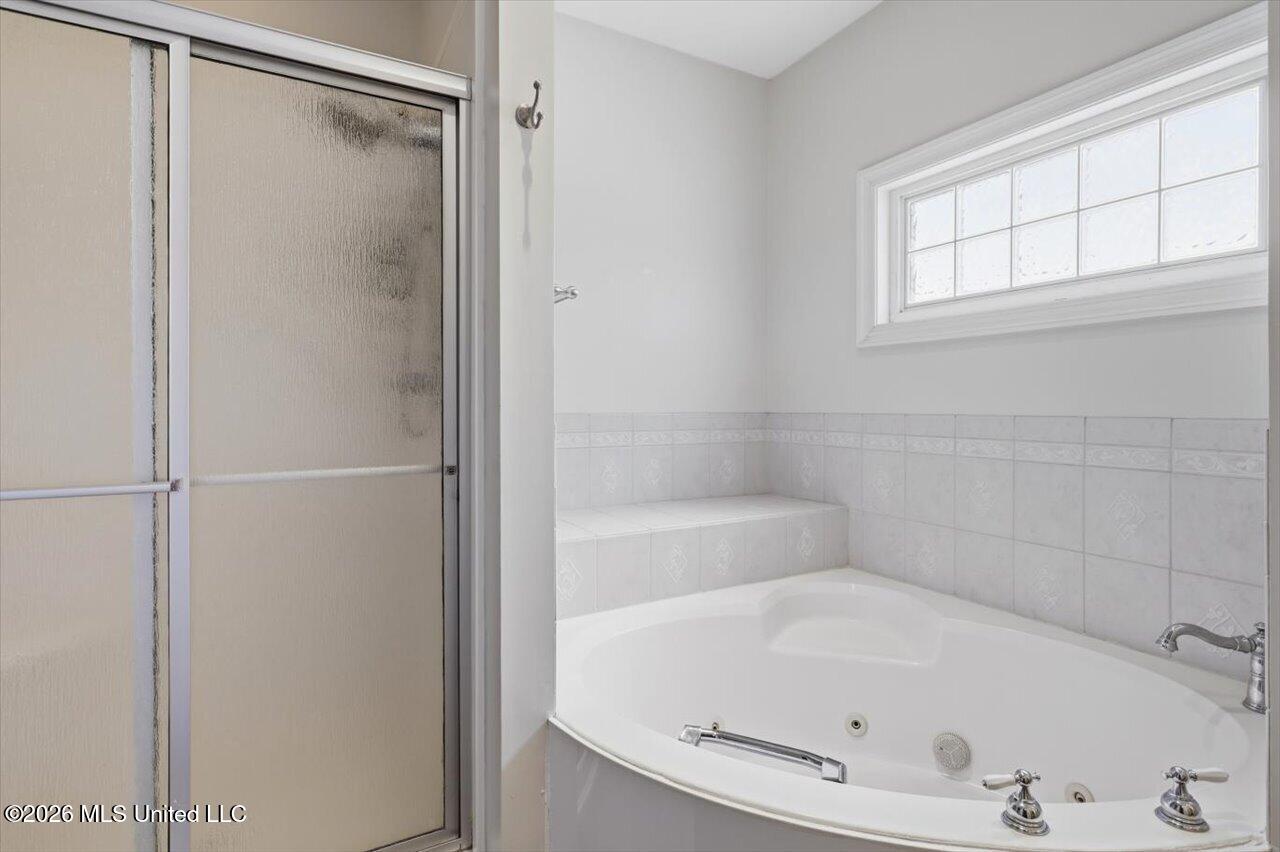 108 Bluebird Cove Property Photo 24