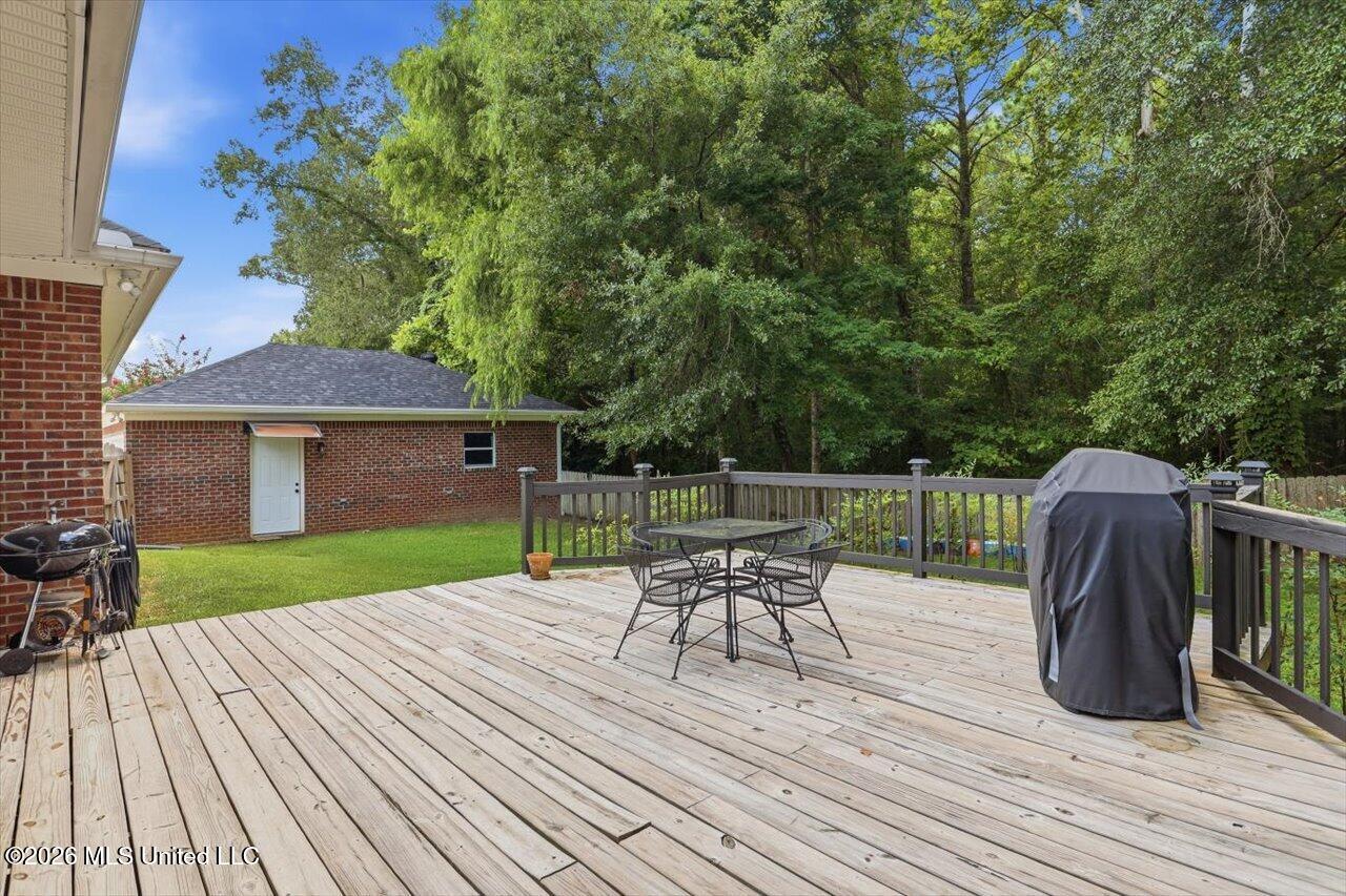 108 Bluebird Cove Property Photo 32