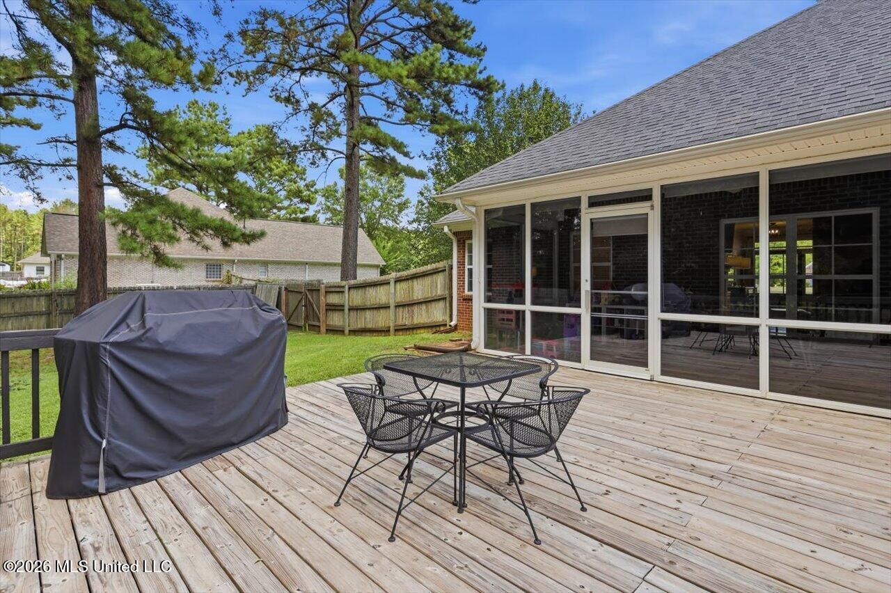 108 Bluebird Cove Property Photo 33