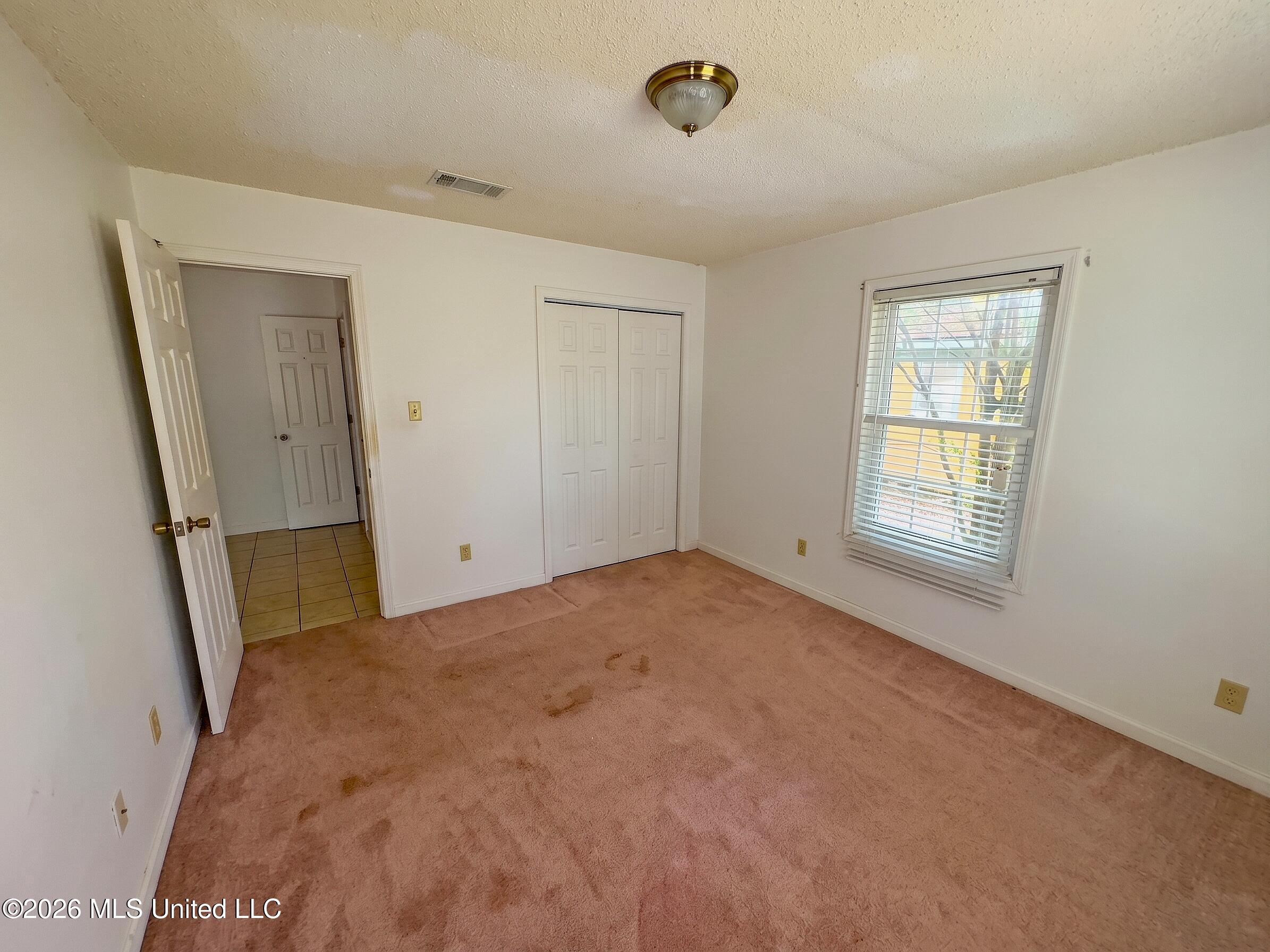 911 Edwards Street Property Photo 5