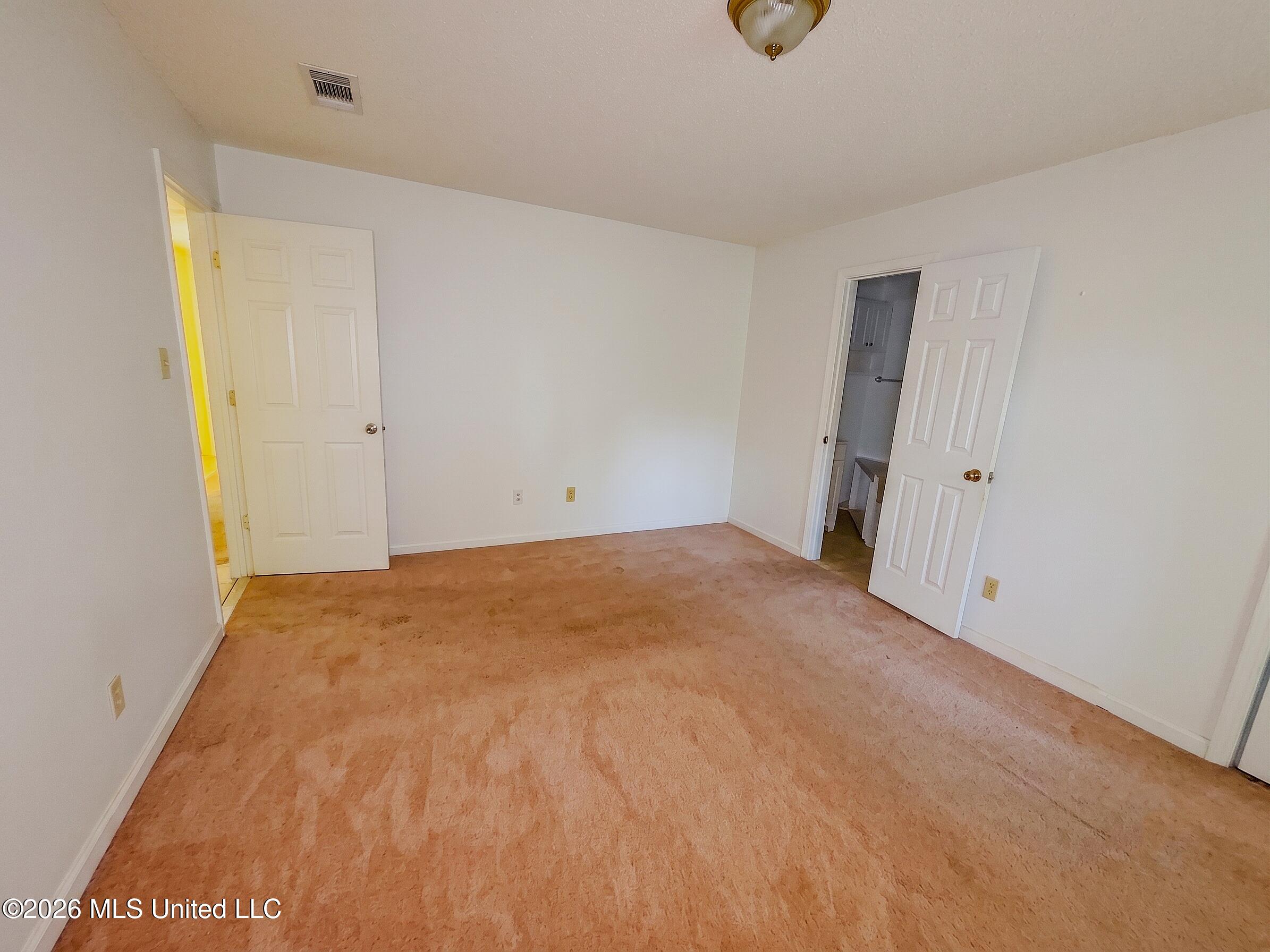 911 Edwards Street Property Photo 6