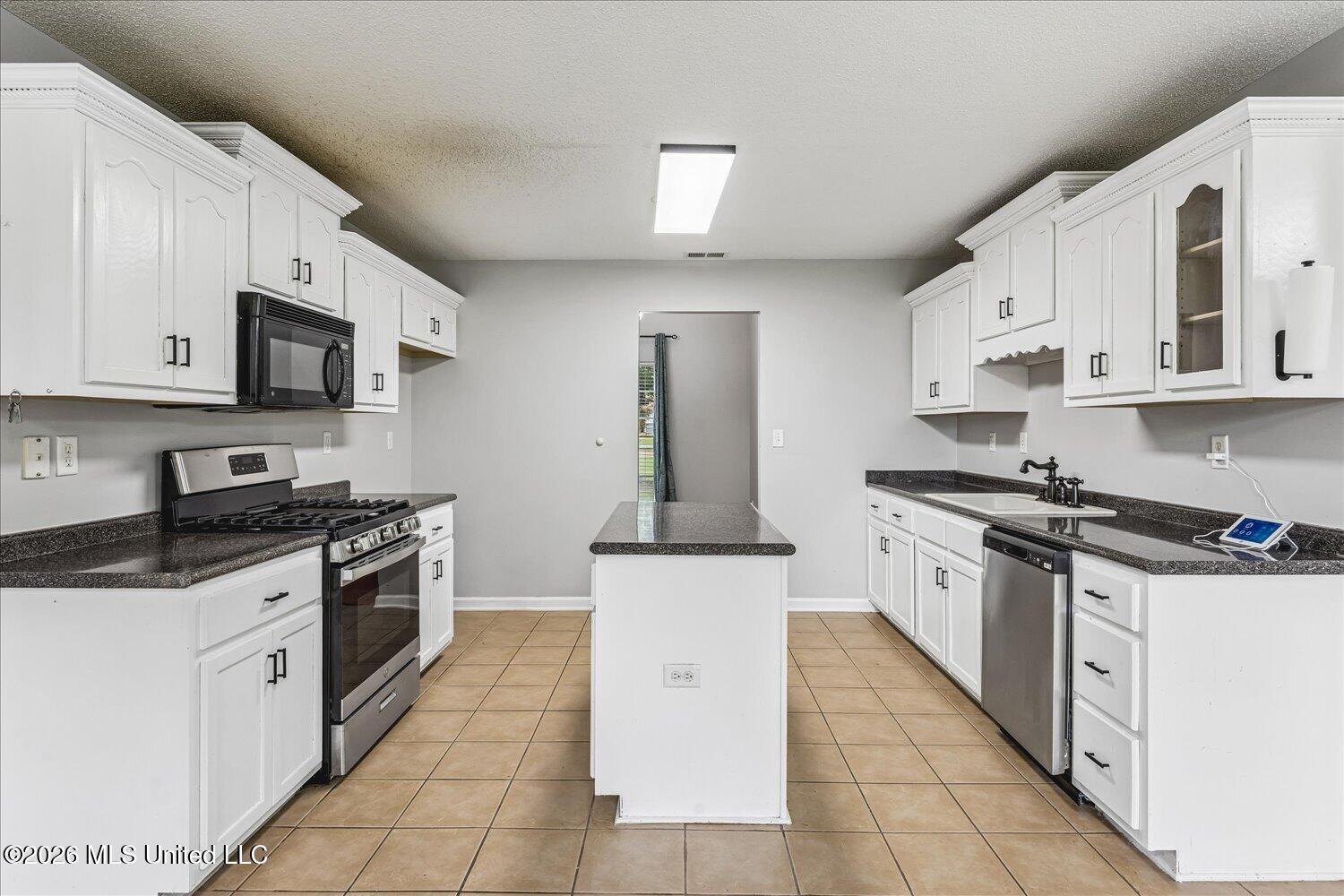 2594 Tower Drive Property Photo 11