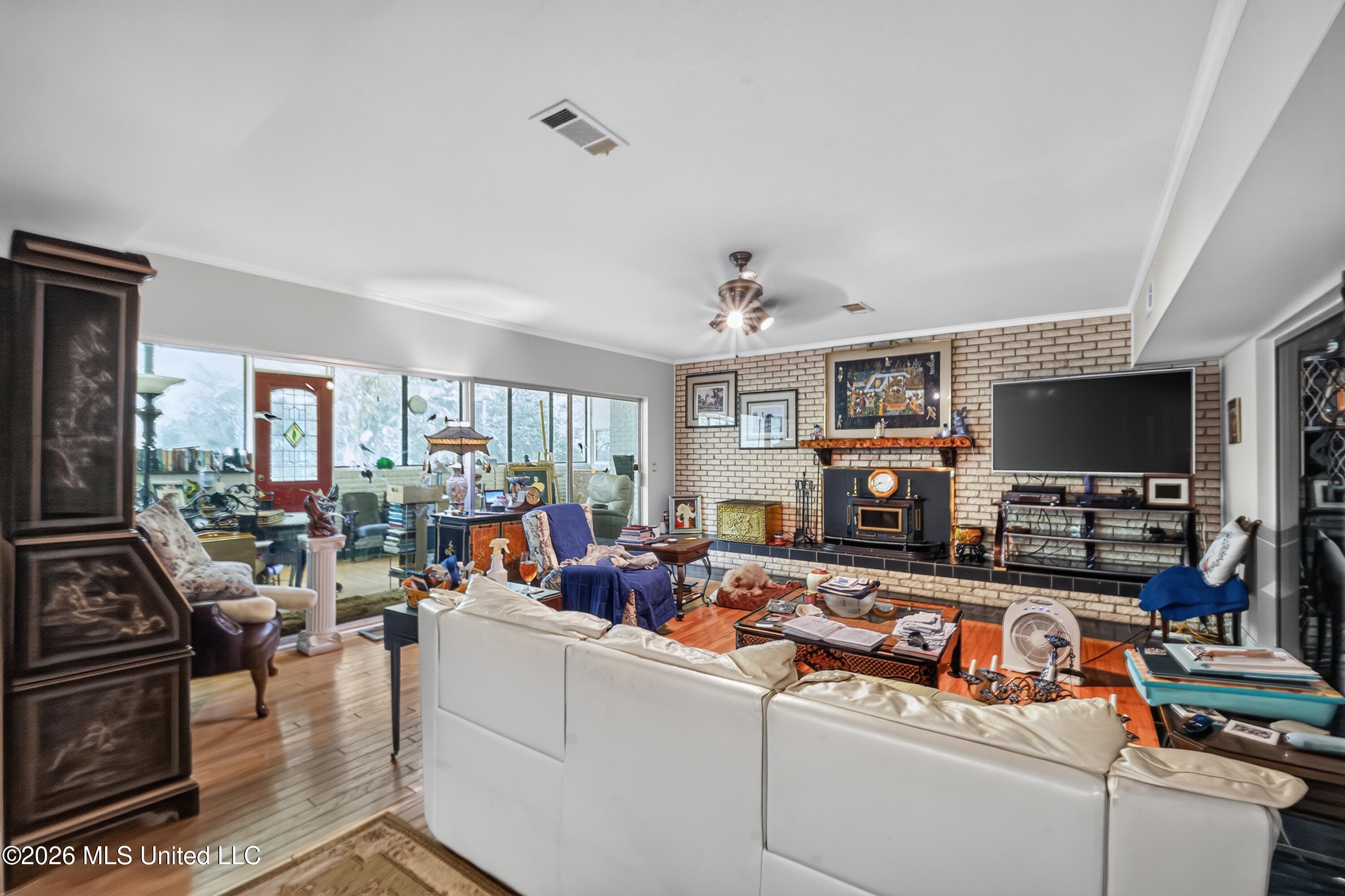 168 Davis Road Property Photo 18