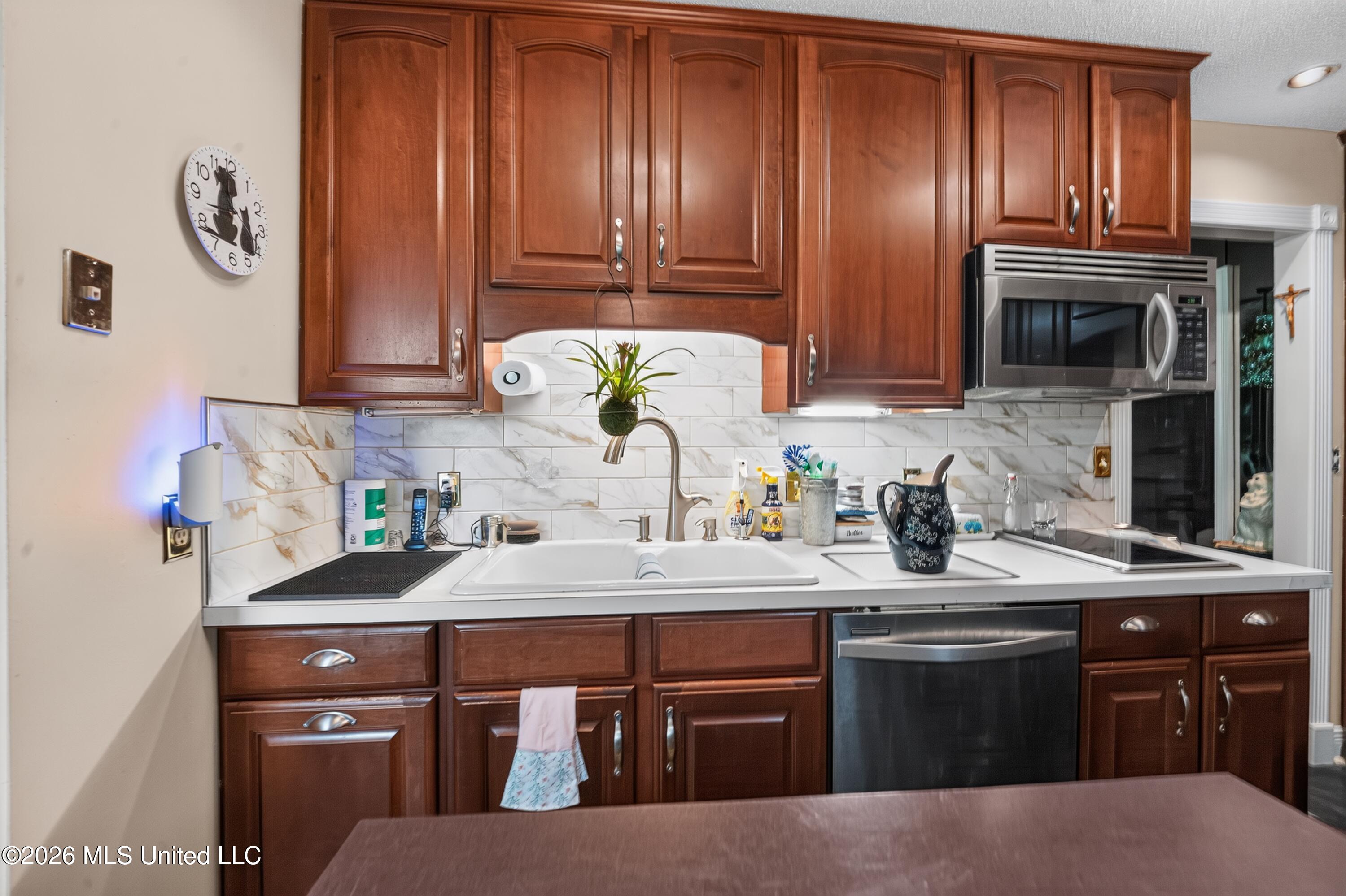 168 Davis Road Property Photo 25