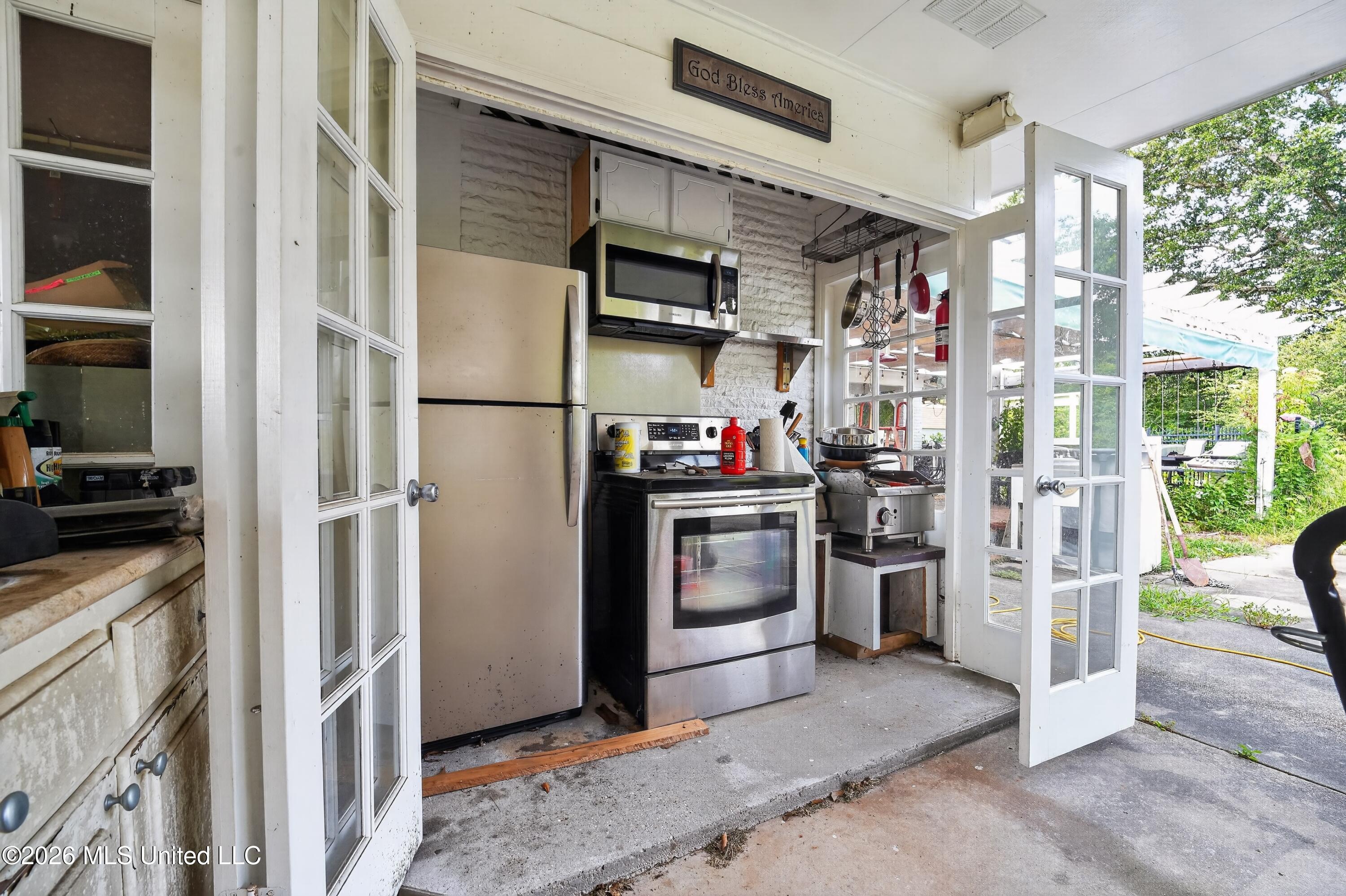 168 Davis Road Property Photo 29