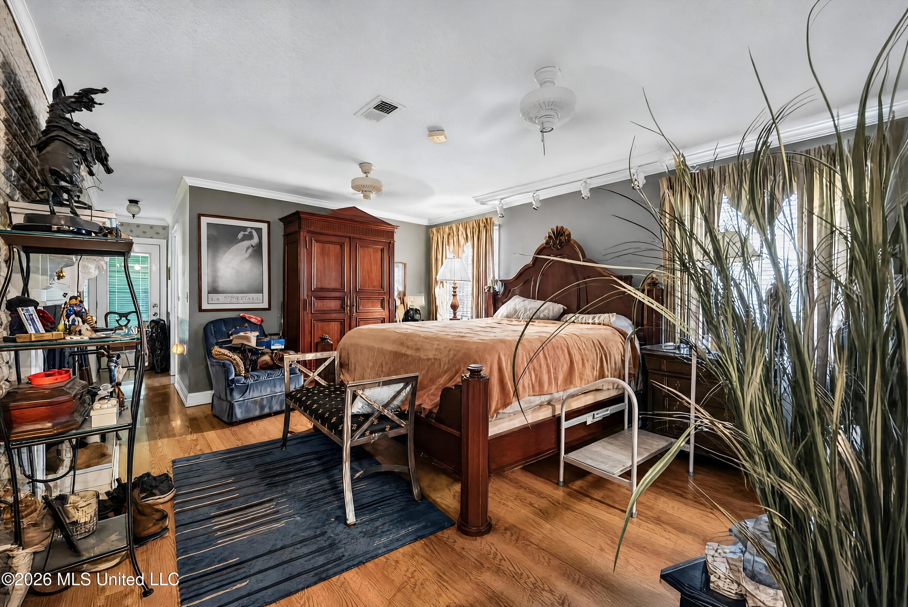 168 Davis Road Property Photo 38