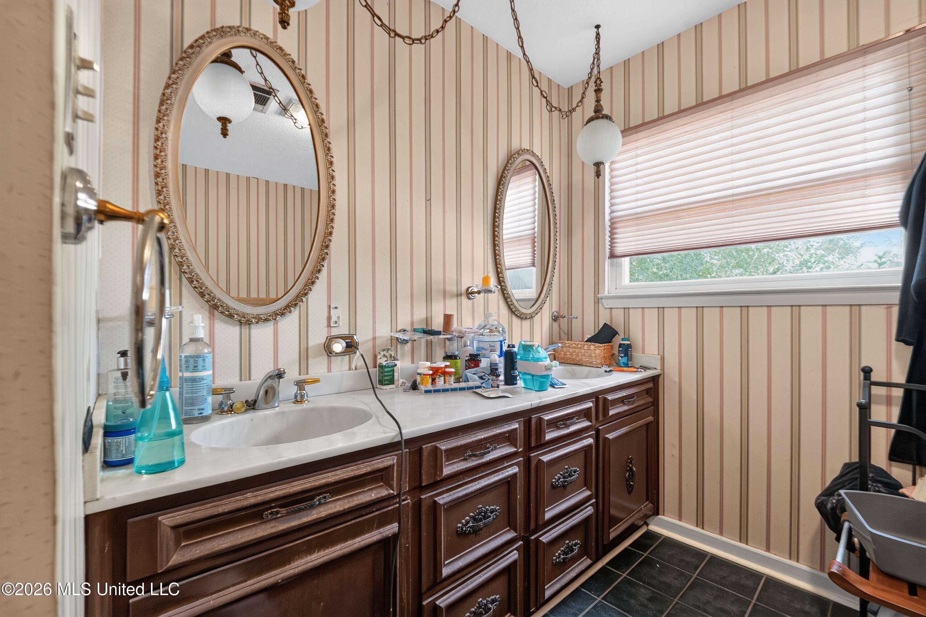 168 Davis Road Property Photo 42