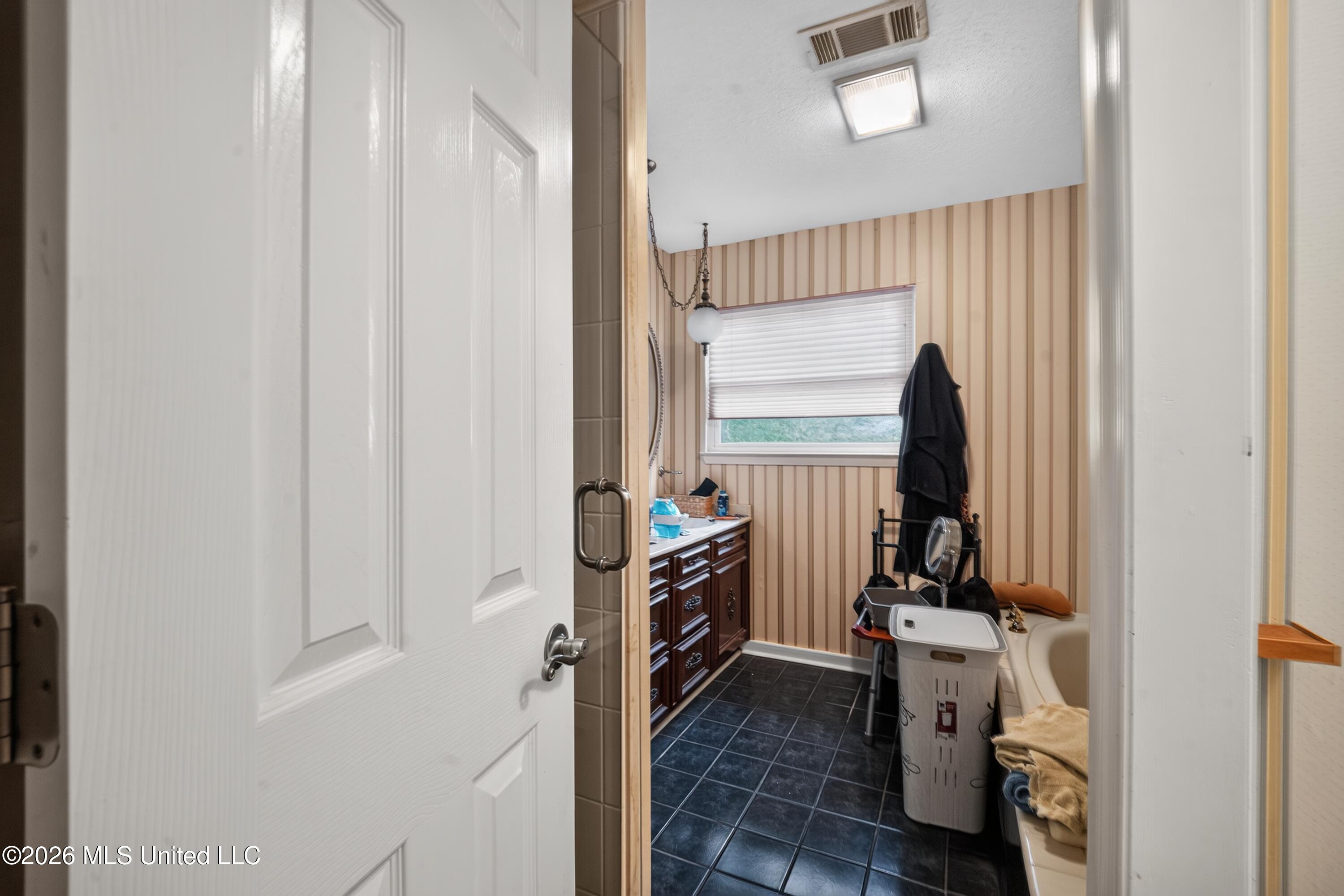 168 Davis Road Property Photo 44
