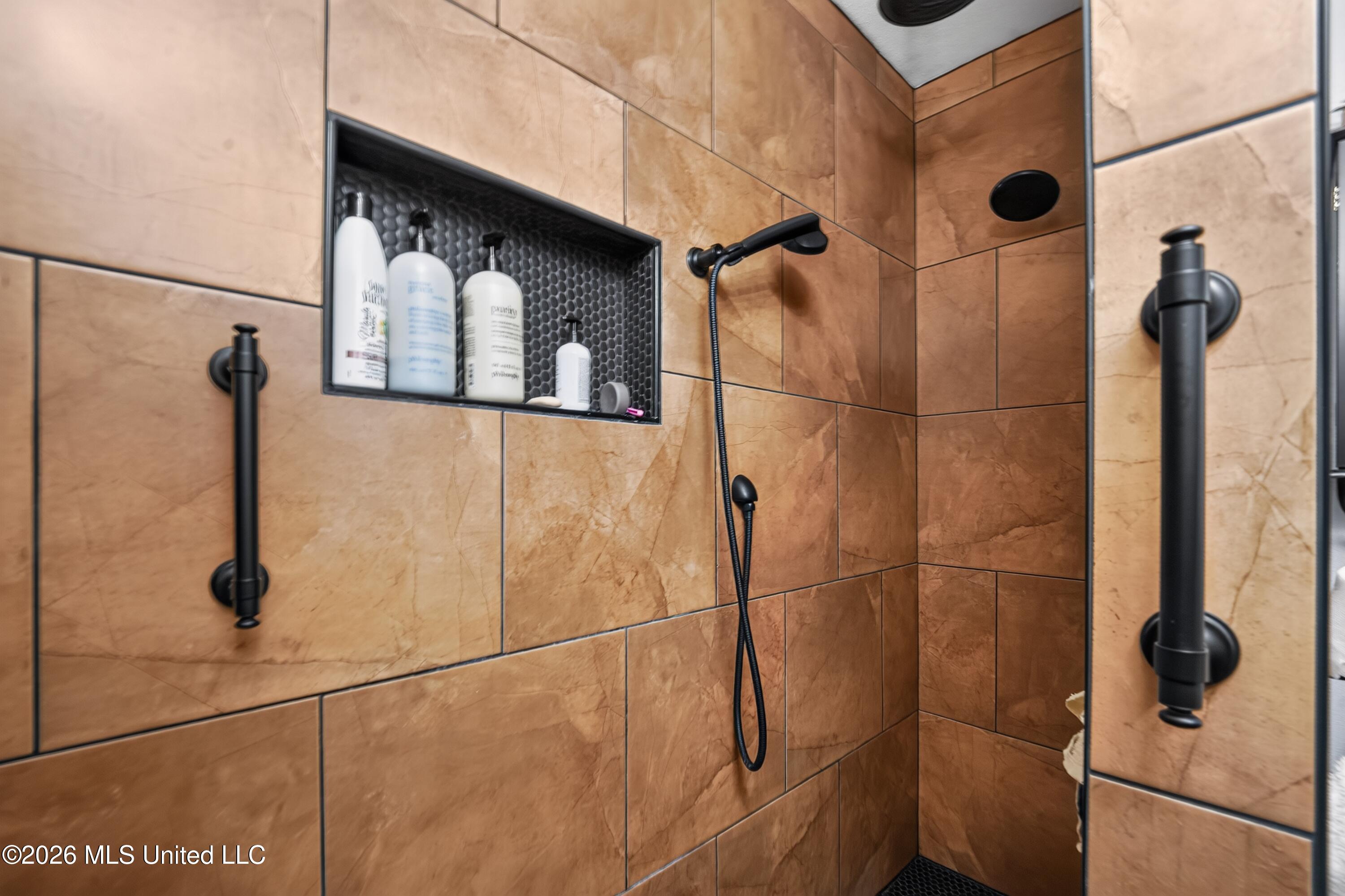 168 Davis Road Property Photo 45