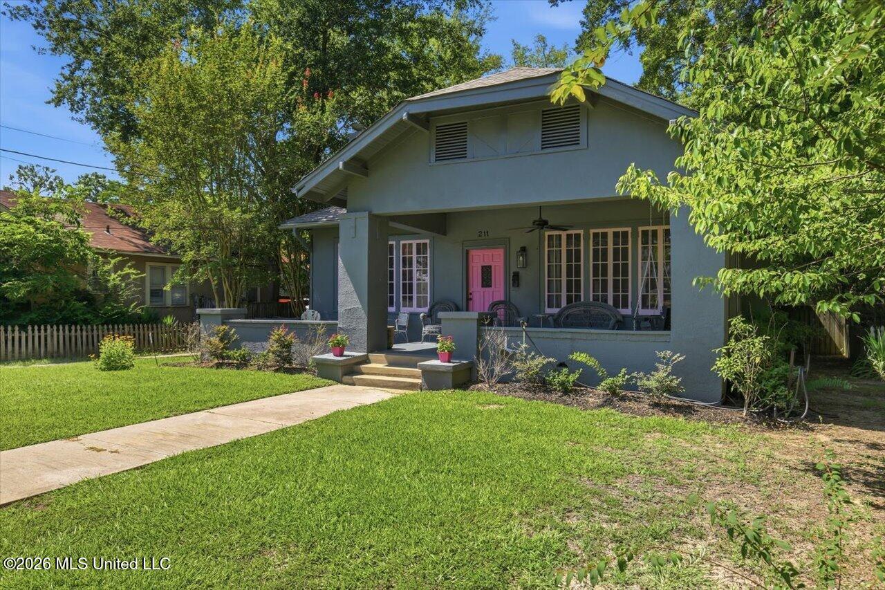 211 E Center Street Property Photo 2