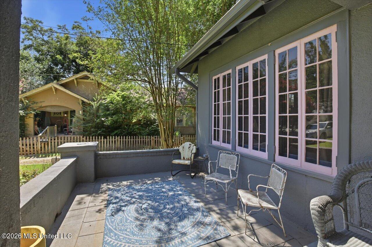 211 E Center Street Property Photo 5