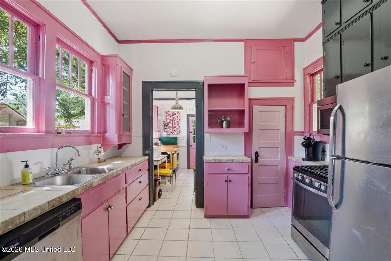 211 E Center Street Property Photo 10