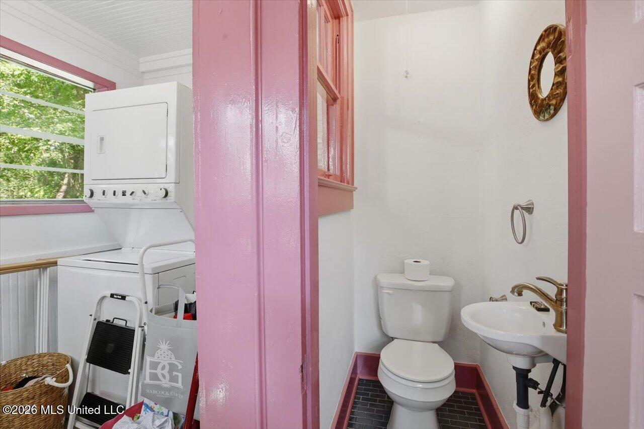 211 E Center Street Property Photo 22
