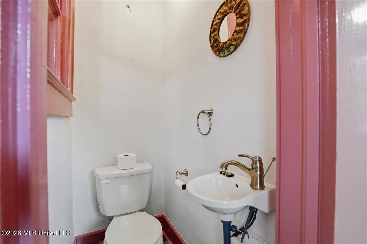 211 E Center Street Property Photo 23