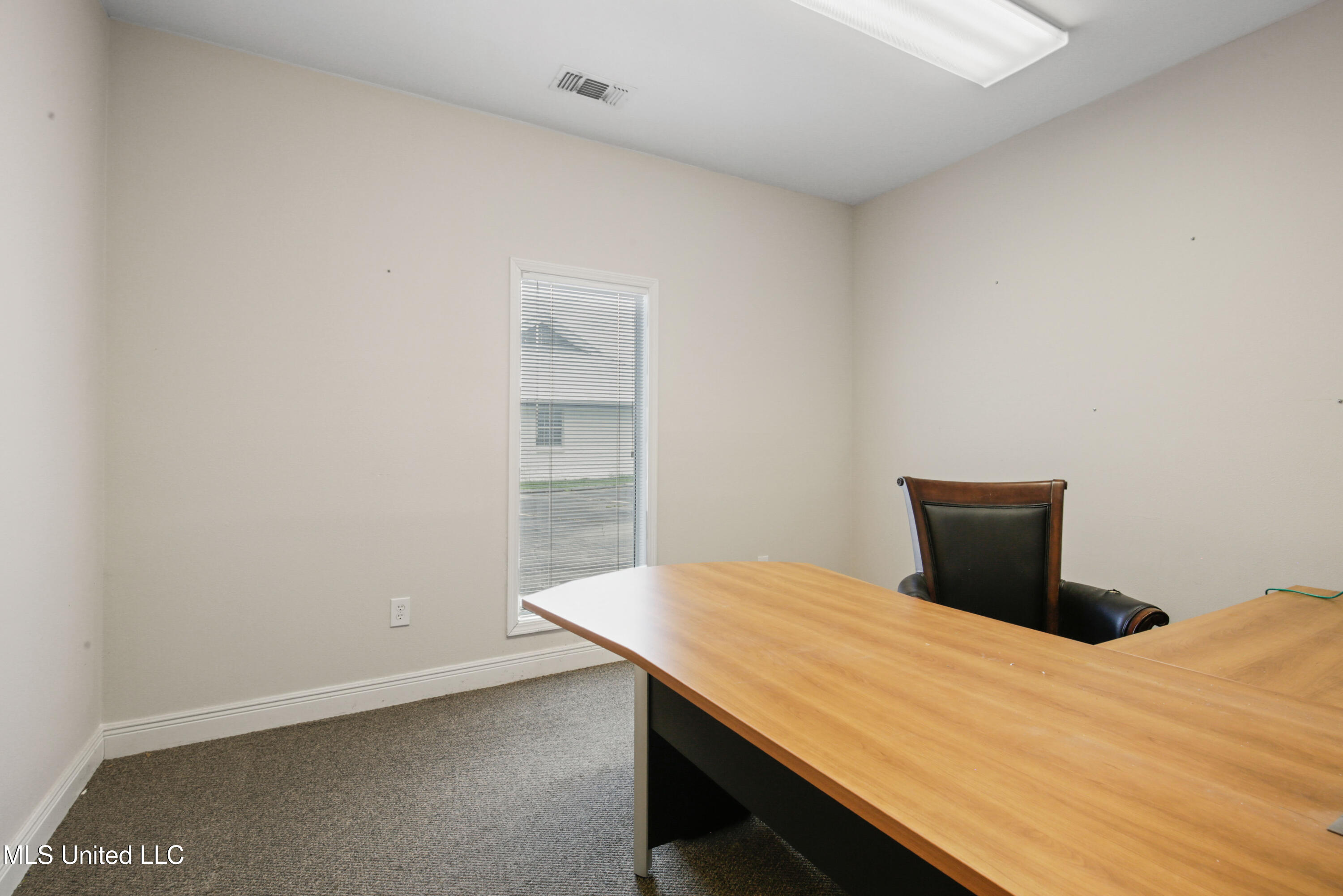 294 Thames Avenue Property Photo 9