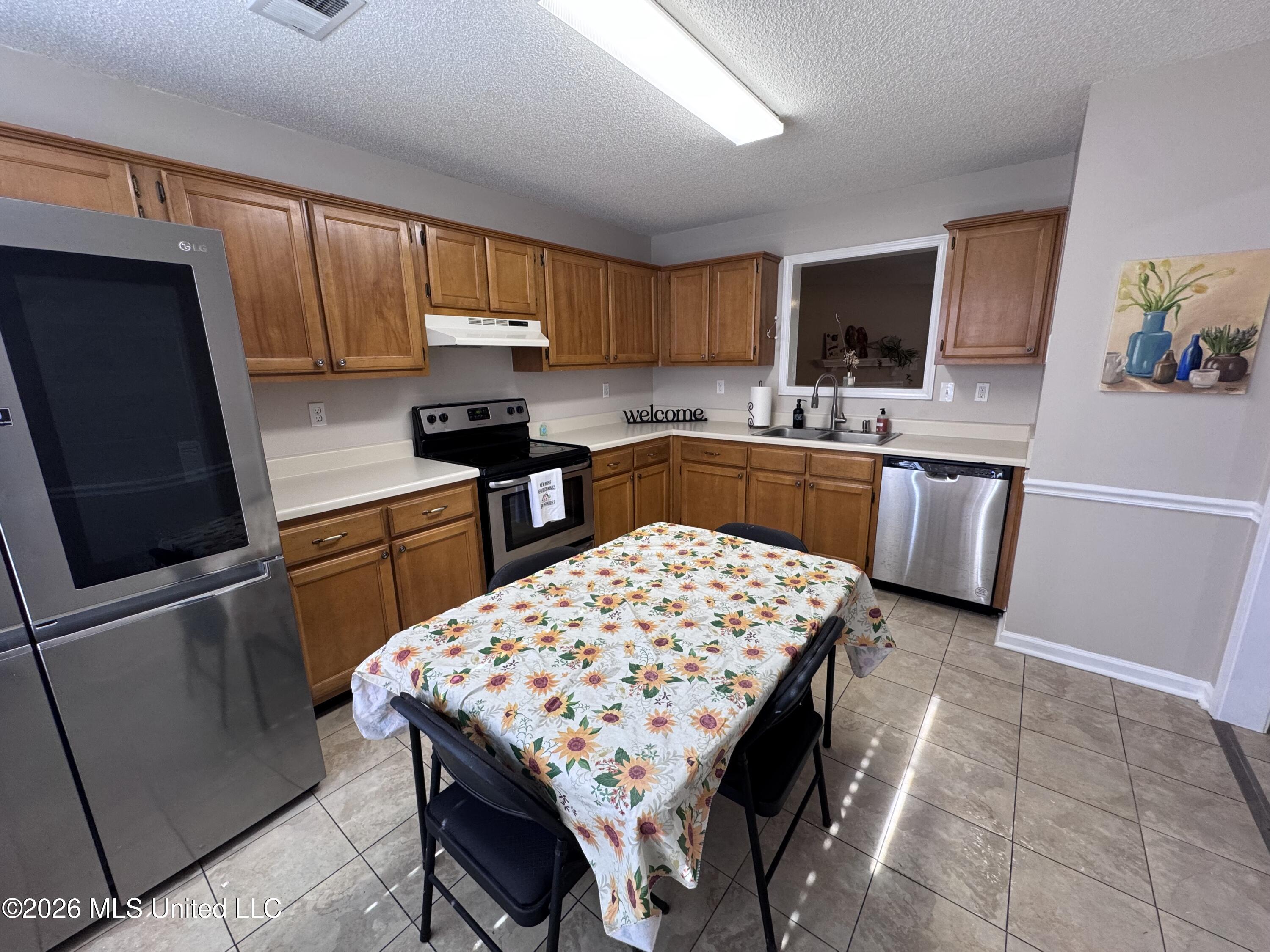 8051 W Creekwood Circle Property Photo 4